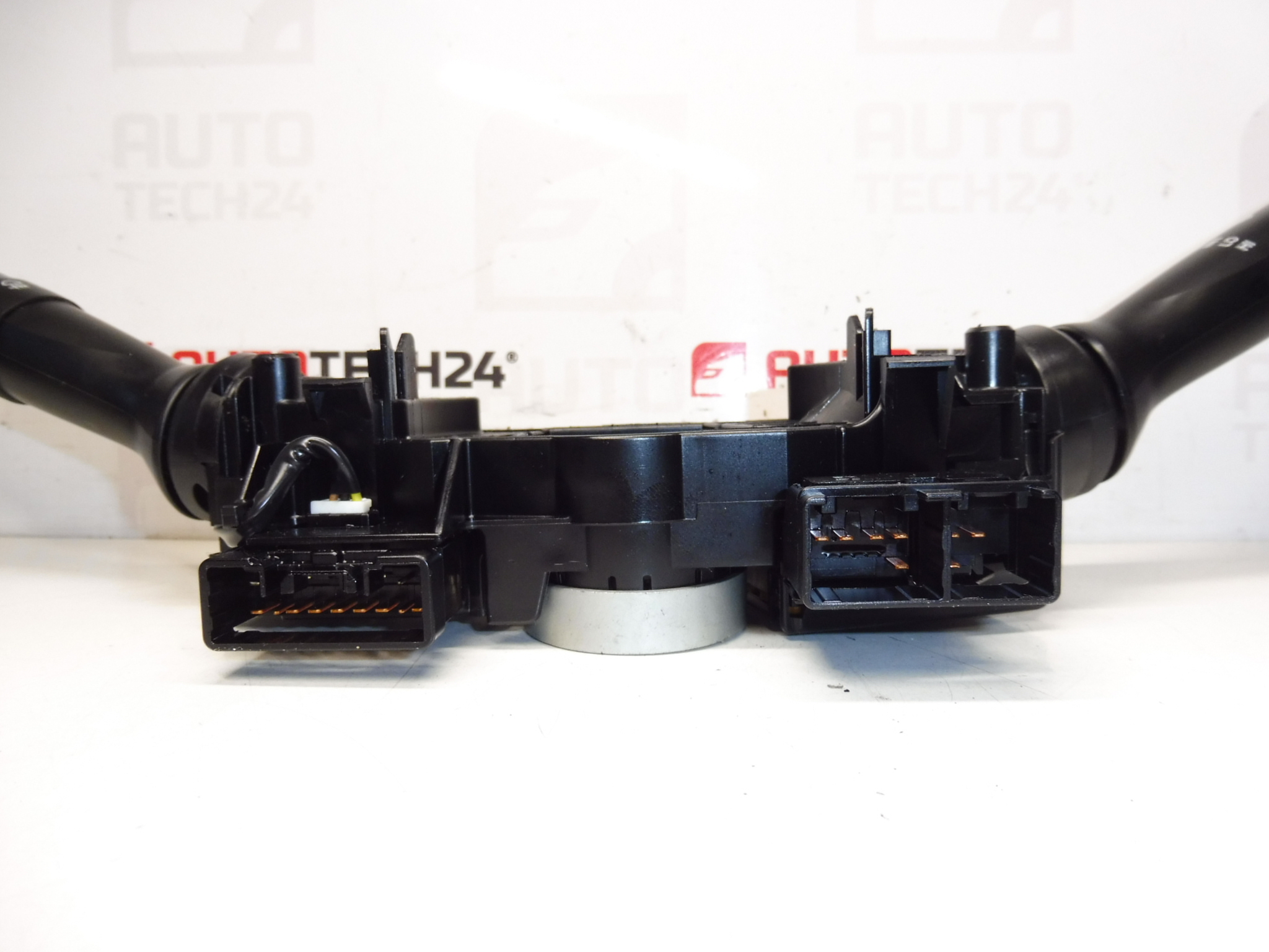 Conductores debajo del volante Citroën C1 Peugeot 107 6239SA B000612880