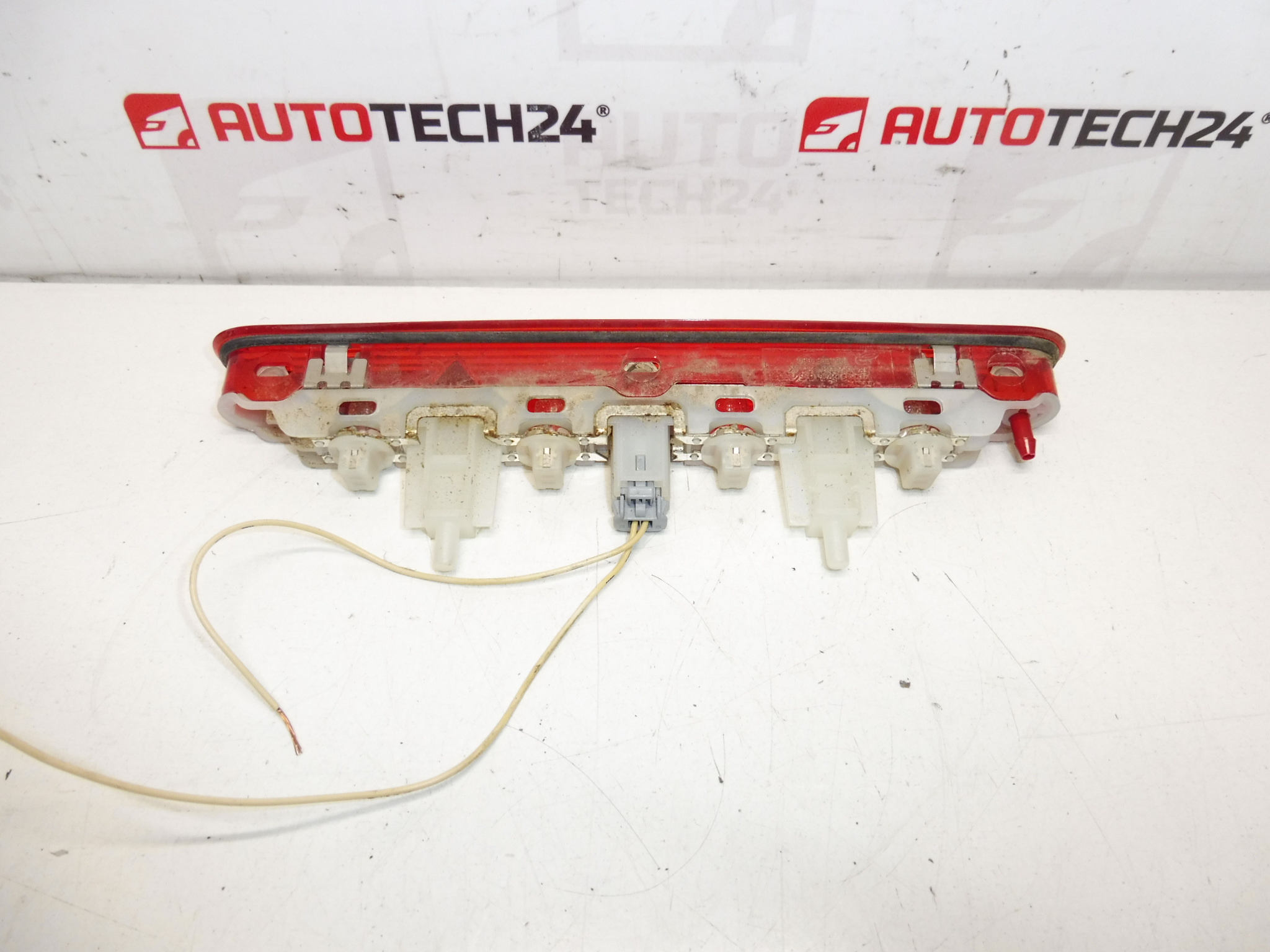 La tercera luz de freno Citroën C3 III 9812257880