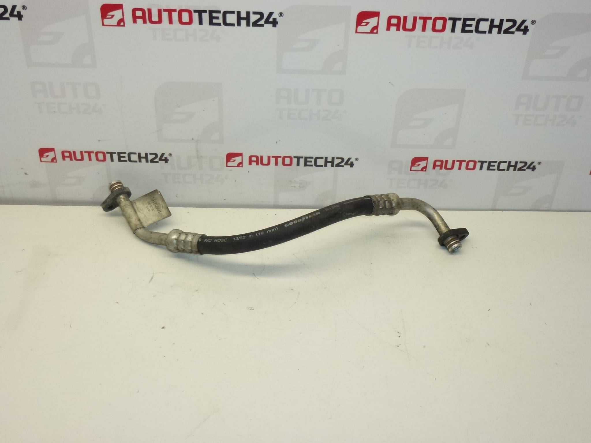 Tubo climatizador Citroën Peugeot 9653106980 64777