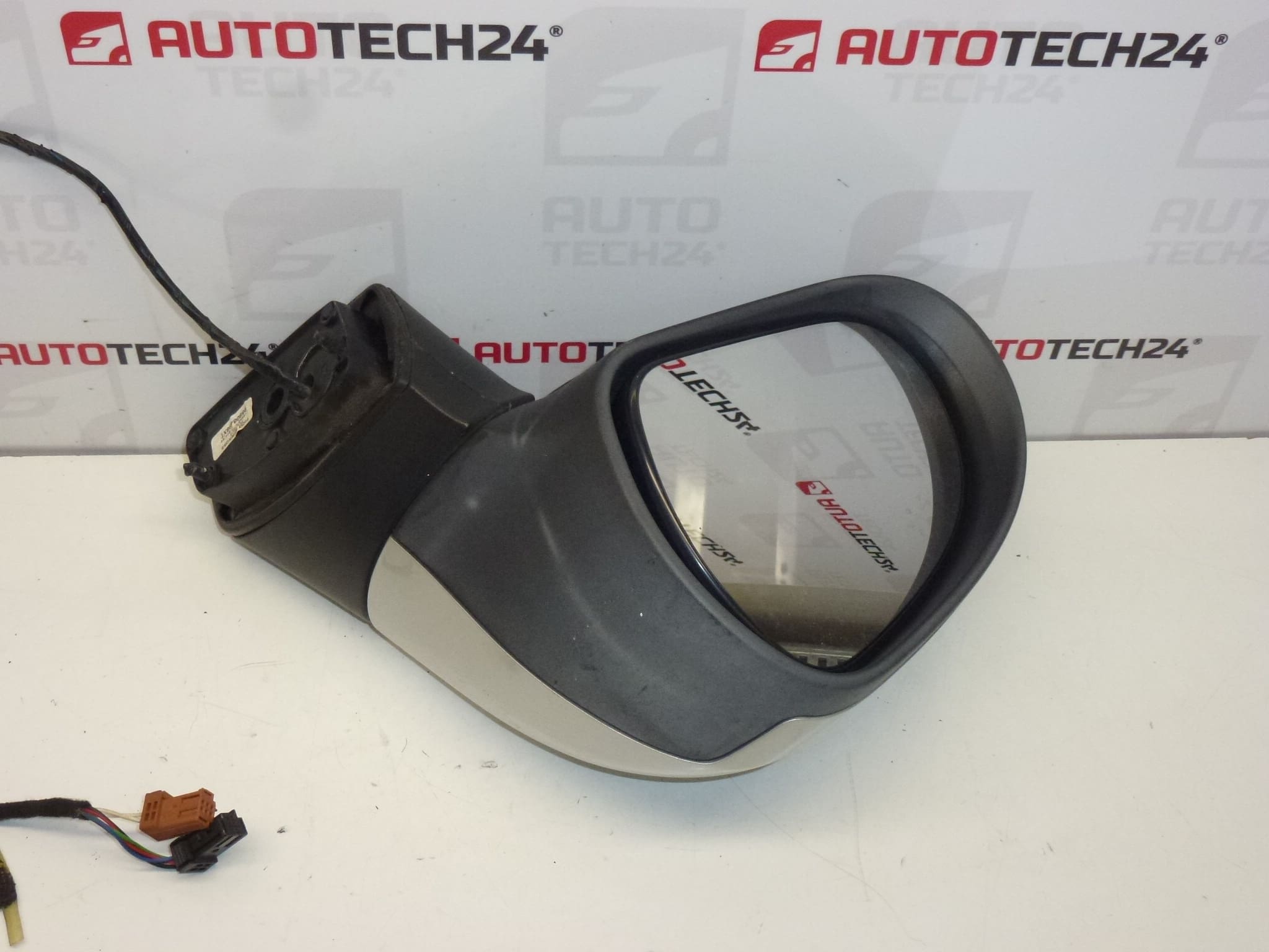 Retrovisor izquierdo Peugeot 207 EZRC 96806498XT 8149ZG
