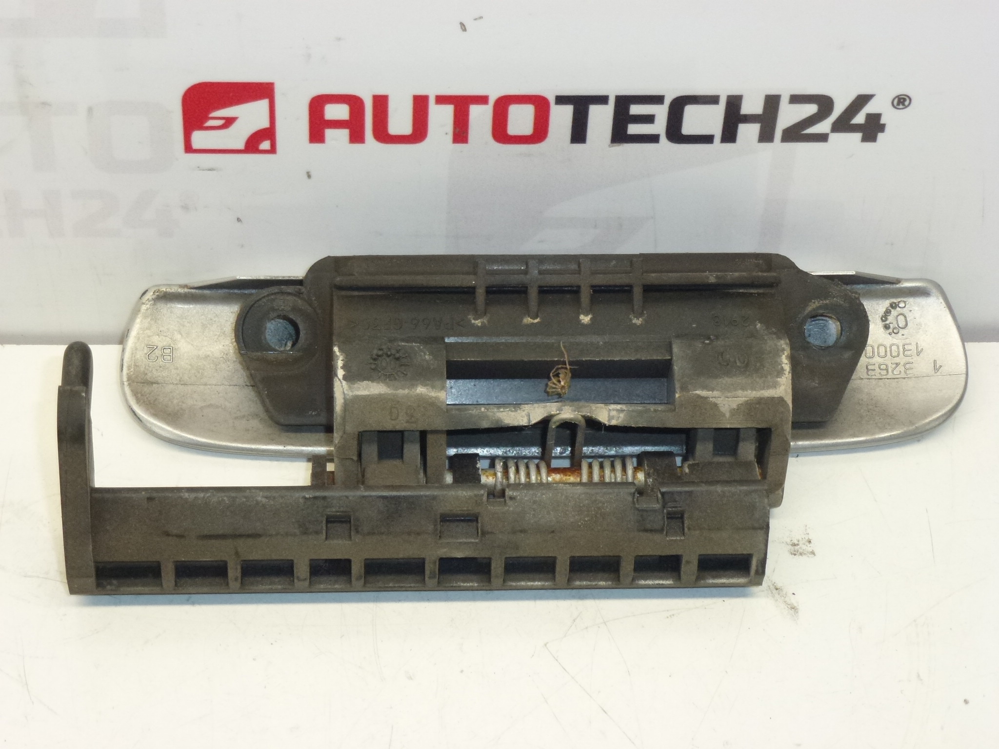 Manija de puerta delantera derecha Citroën Xsara EZRC 96334566 9101N3