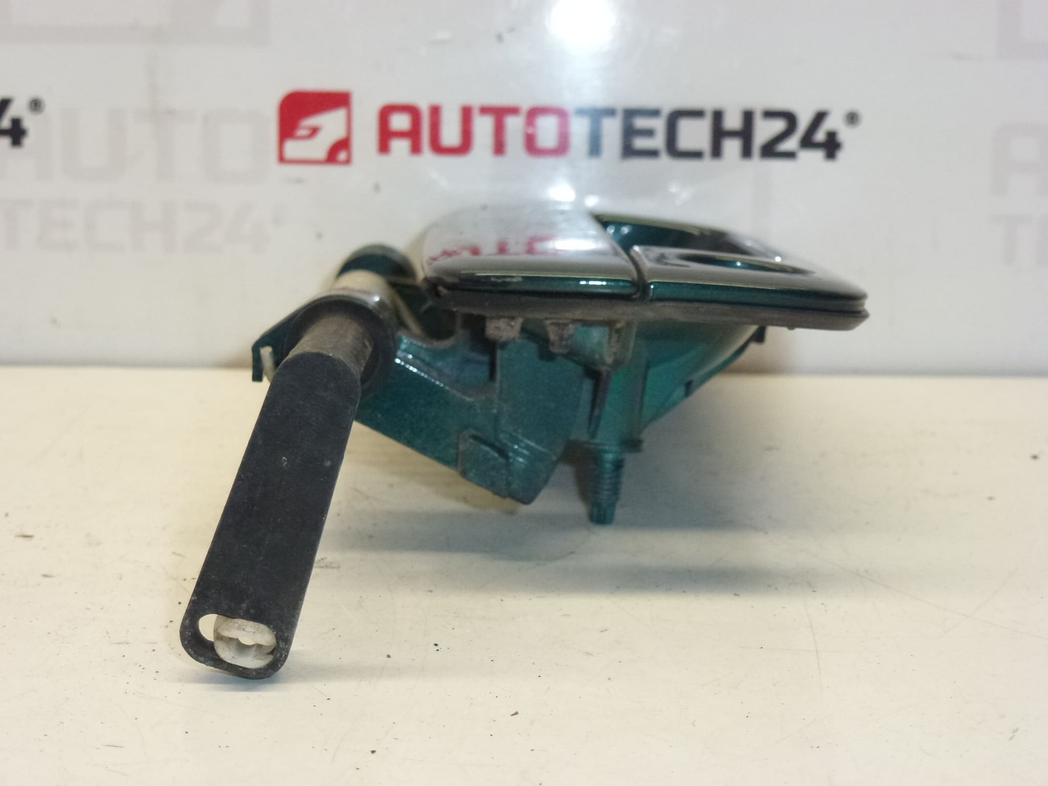 Tirador puerta delantera derecha Peugeot 9101H3 9621858777
