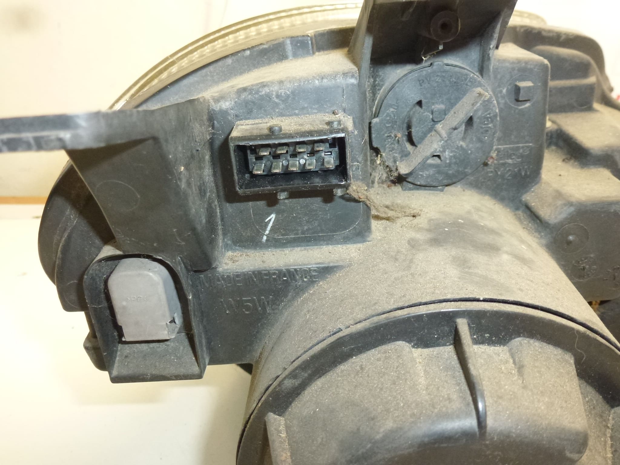 Faro delantero izquierdo Citroën C8 89007043 620815