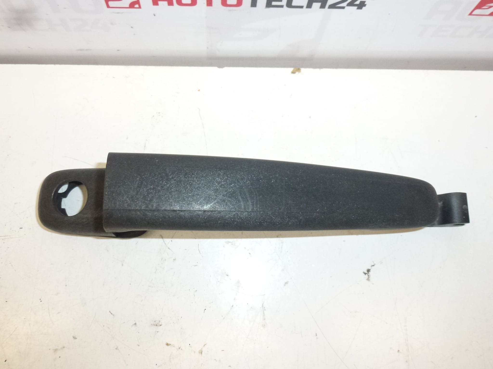 Tirador de puerta Citroën Peugeot negro 9101W3