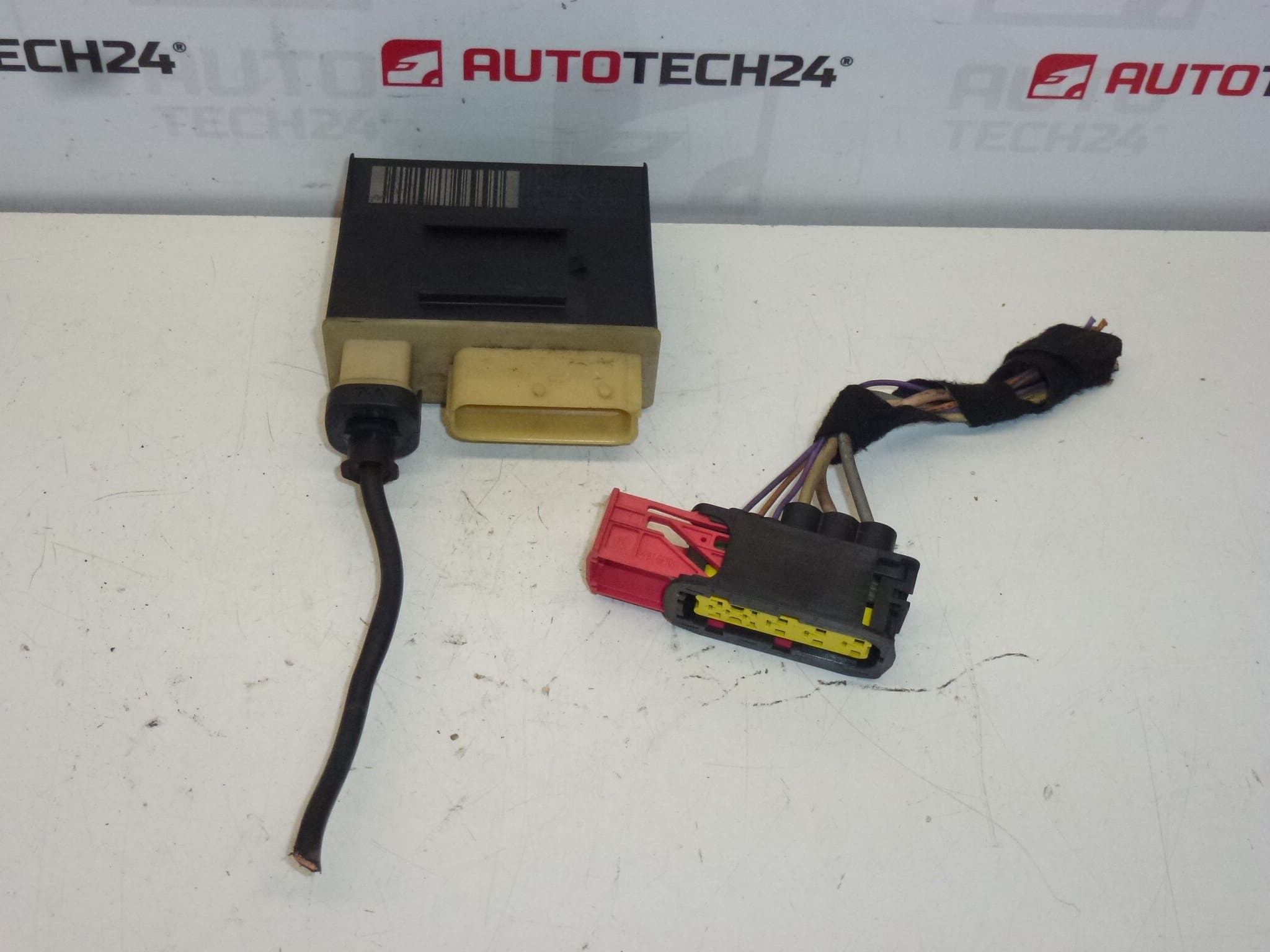 Rele con trozo de cableado Citroën Peugeot 9652021180 6500EJ