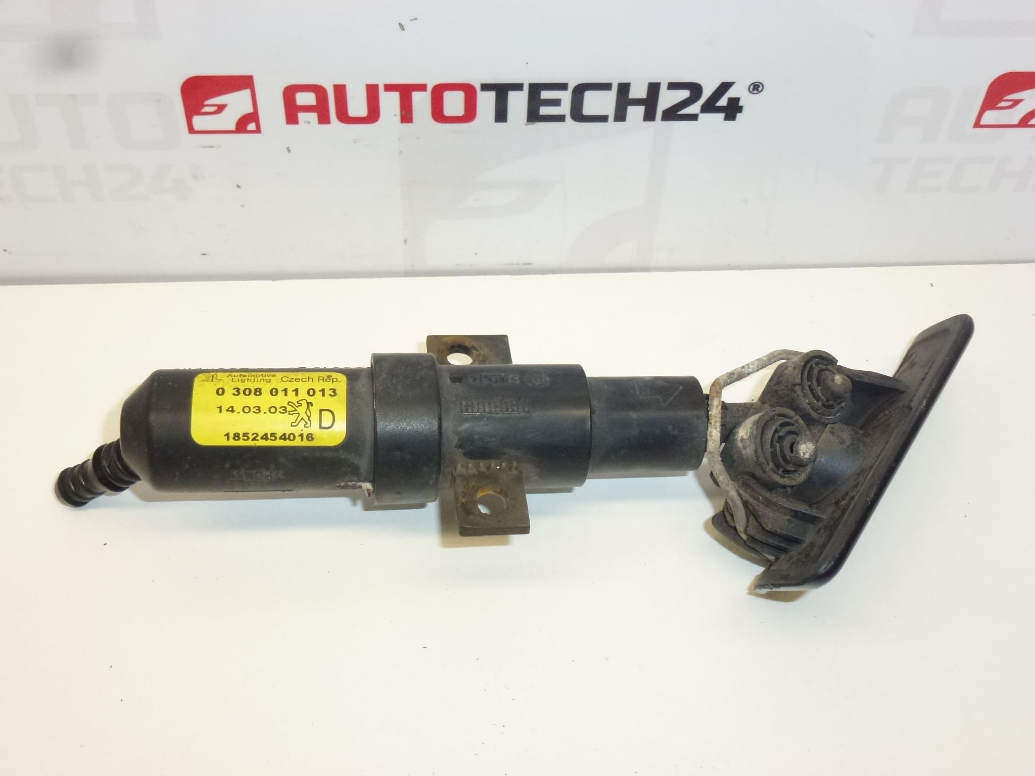 Lavafaros derecho Peugeot 406 0308011013 1852454016 6438F0
