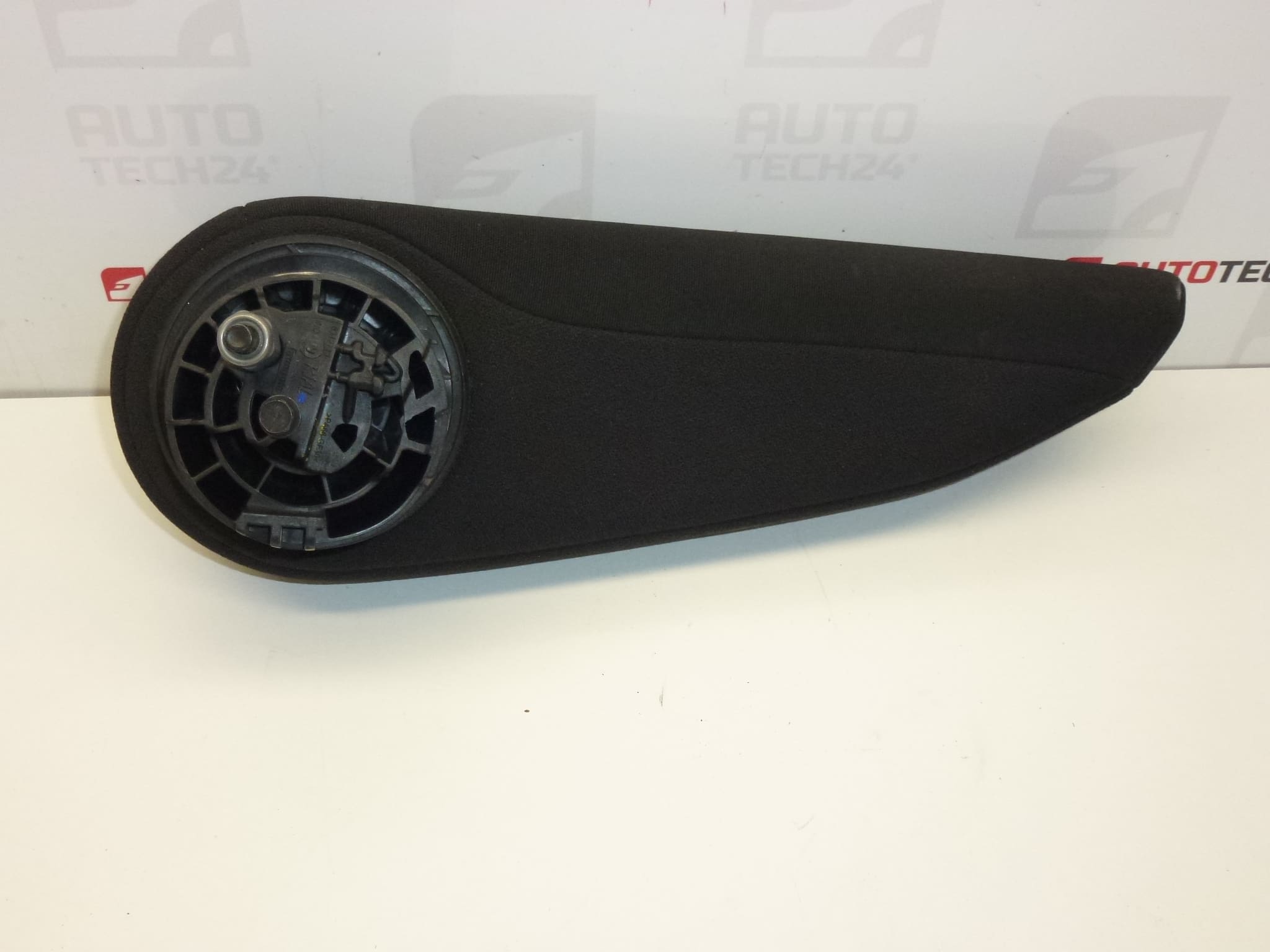 Reposabrazos derecho Citroën Peugeot 8831C7