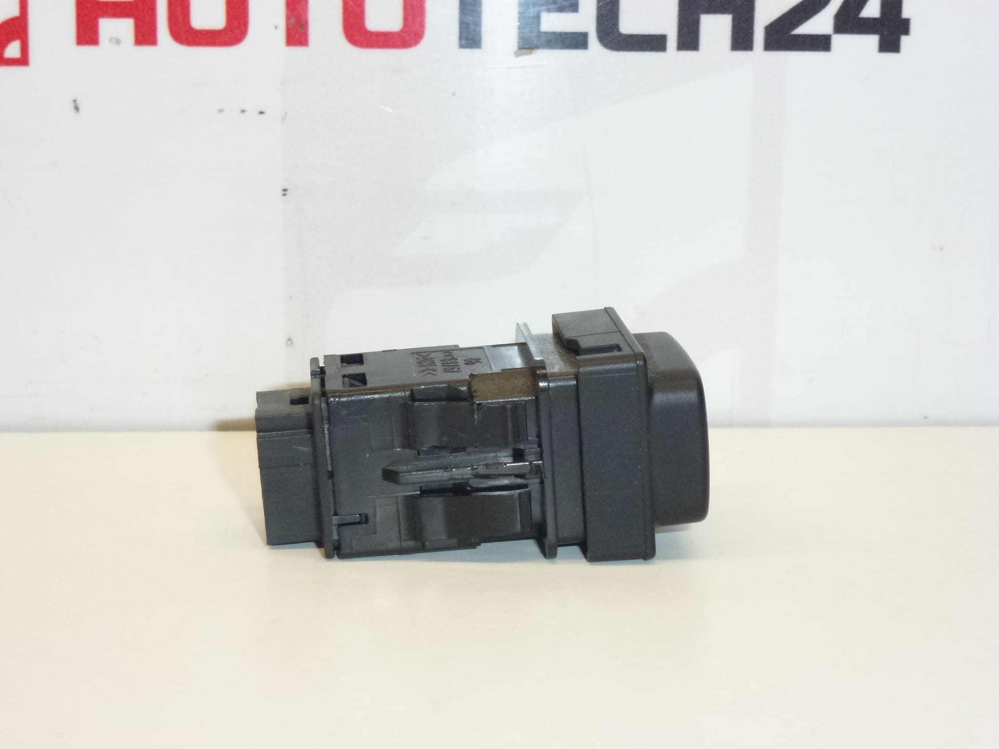 Interruptor asistente aparcamiento Citroën Peugeot 96553139XT 6590Z7