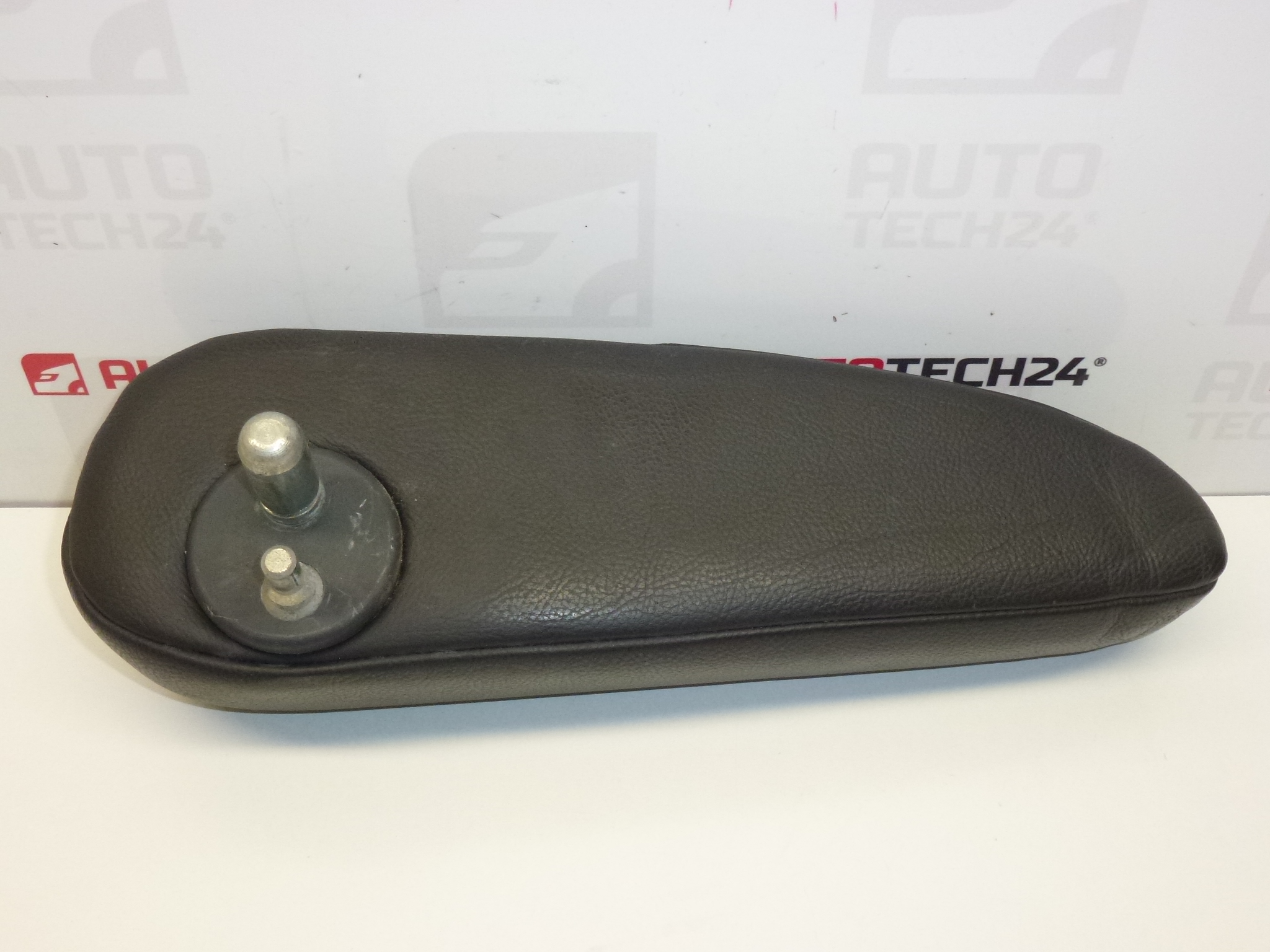 Reposabrazos izquierdo Citroën Peugeot 8830R7