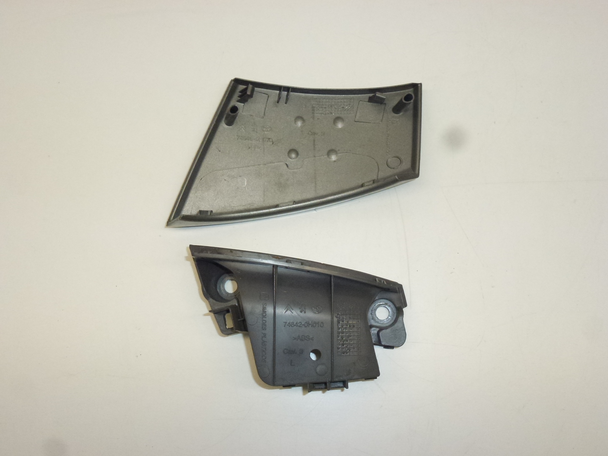 Maneta interior izquierda Citroën C1 Peugeot 107 74646-0H010 74642-0H010