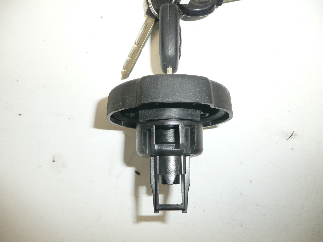 Tapa depósito con llave Citroën Peugeot 1508L7