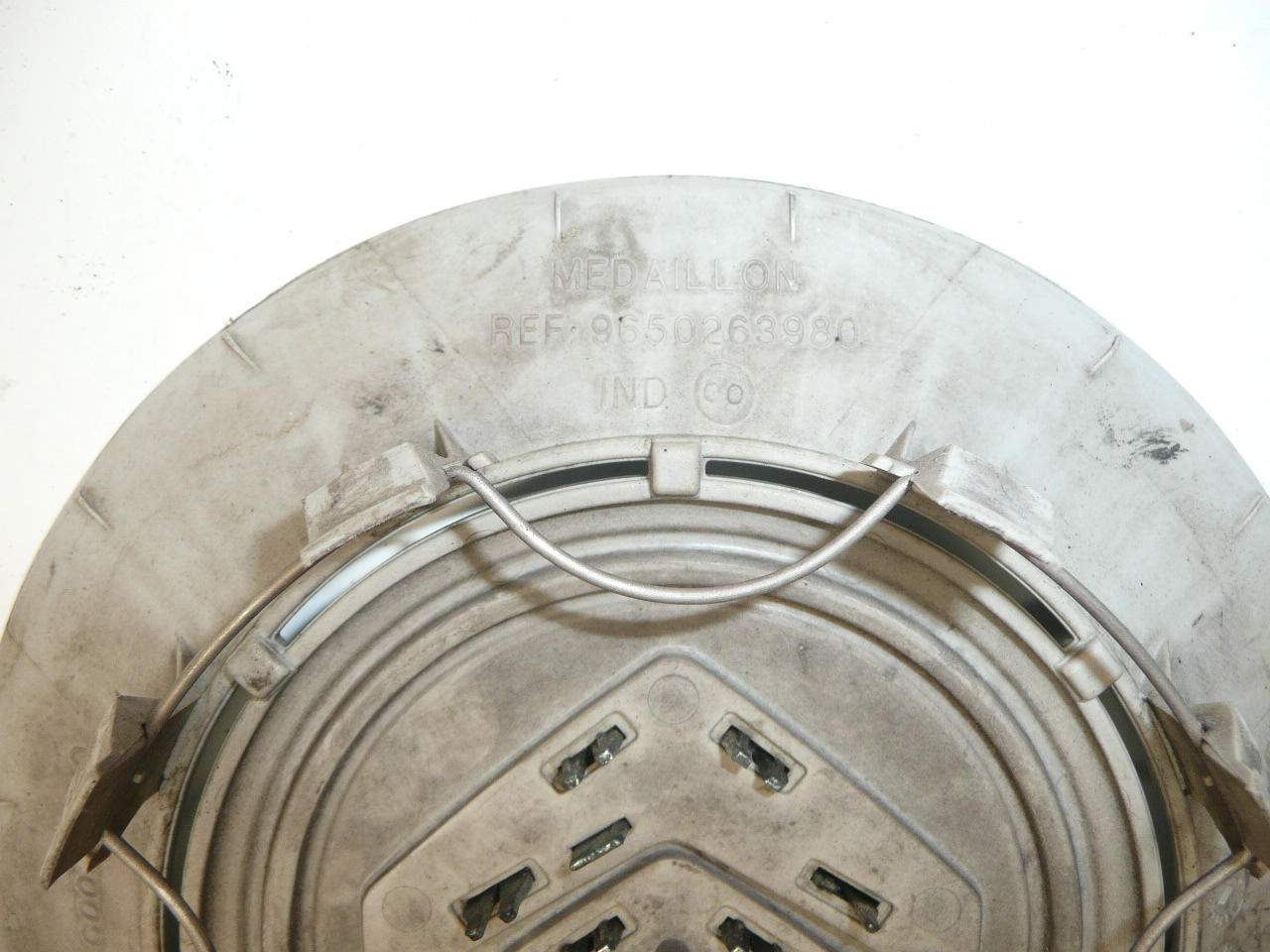 Tapa de electrones 15 "16" 17 "4 tornillos 9650263980 542121