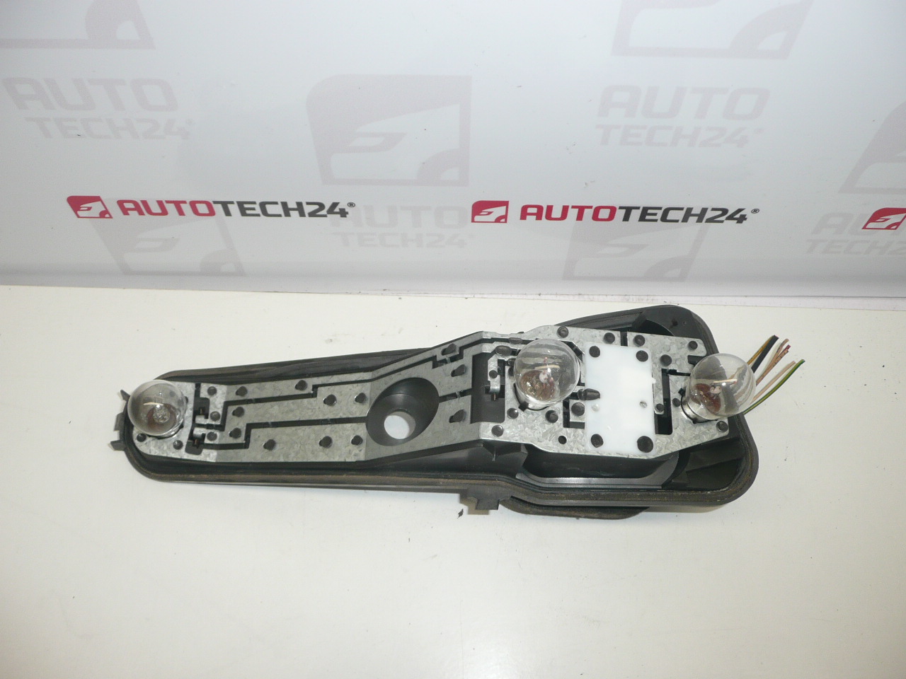 Portalámparas trasero izquierdo Peugeot 206 Combi 6350R4