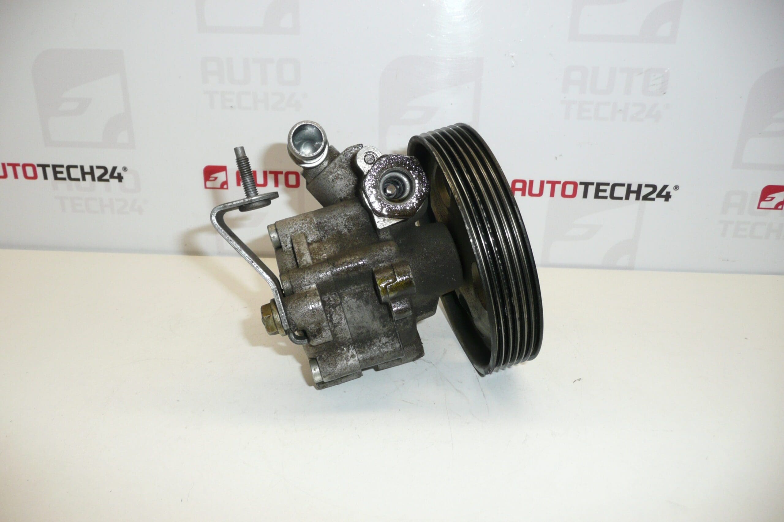 Bomba de dirección asistida Citroën C5 9636086580 40076A - Imagen 2