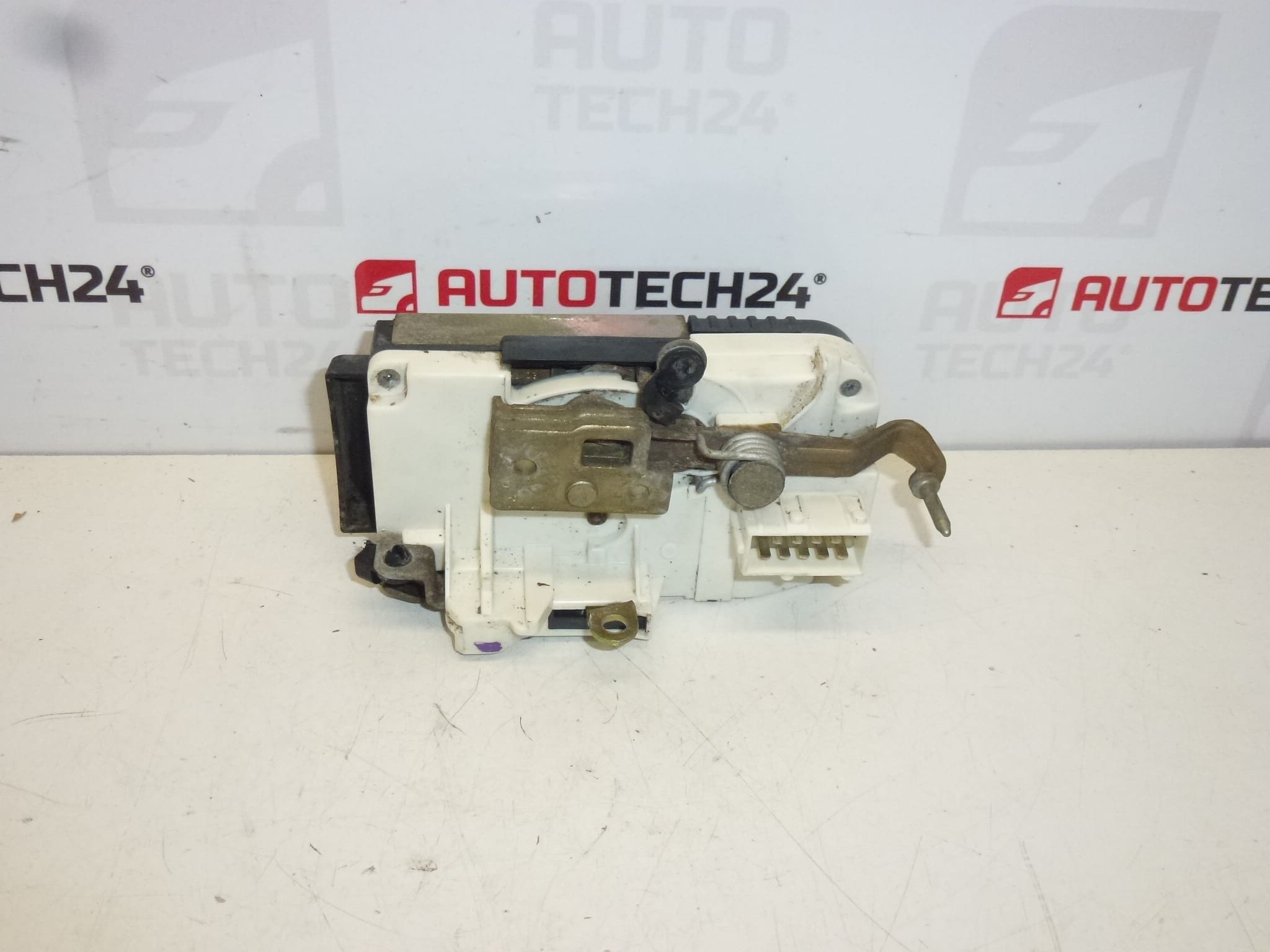 Cerradura eléctrica de la puerta delantera derecha Citroën C8 Peugeot 807 9136L9
