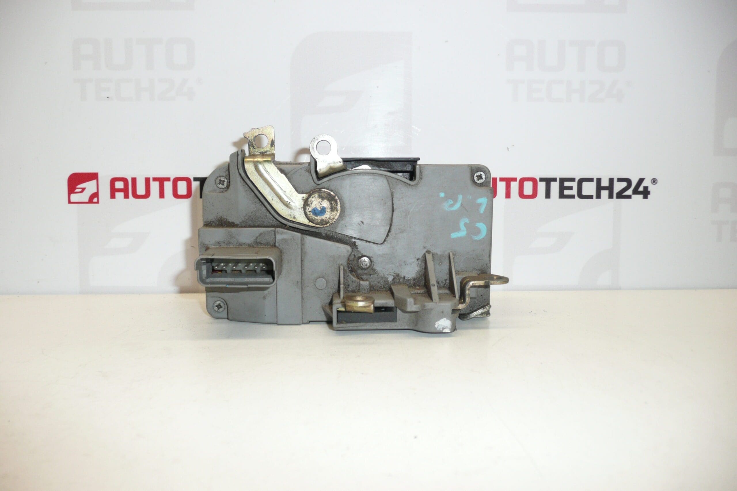 Cerradura de la puerta delantera izquierda Citroën C5 I y II 9135J1 - Imagen 2