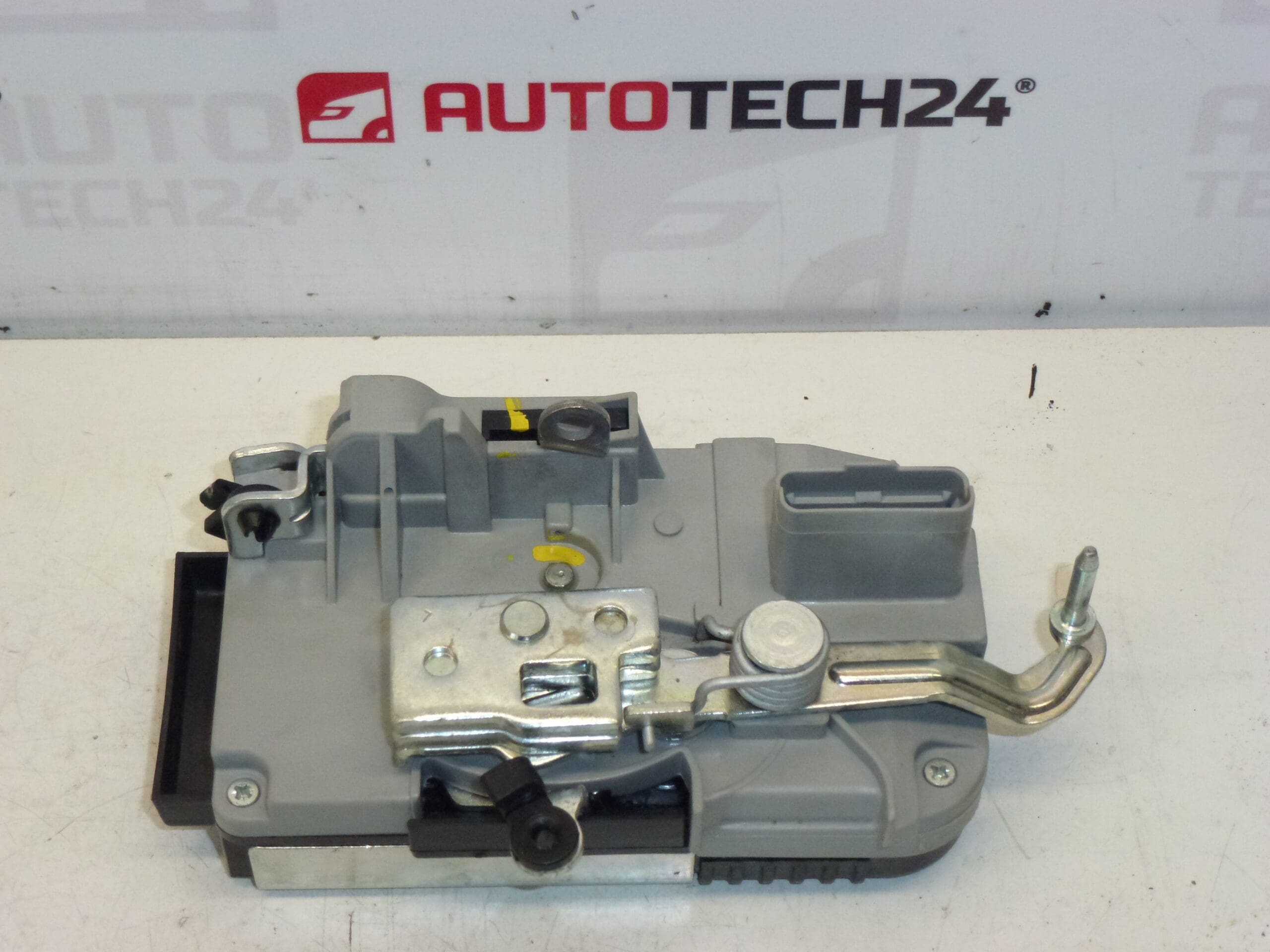 Cerradura eléctrica de la puerta delantera izquierda Citroën Peugeot 9135L4 - Imagen 2