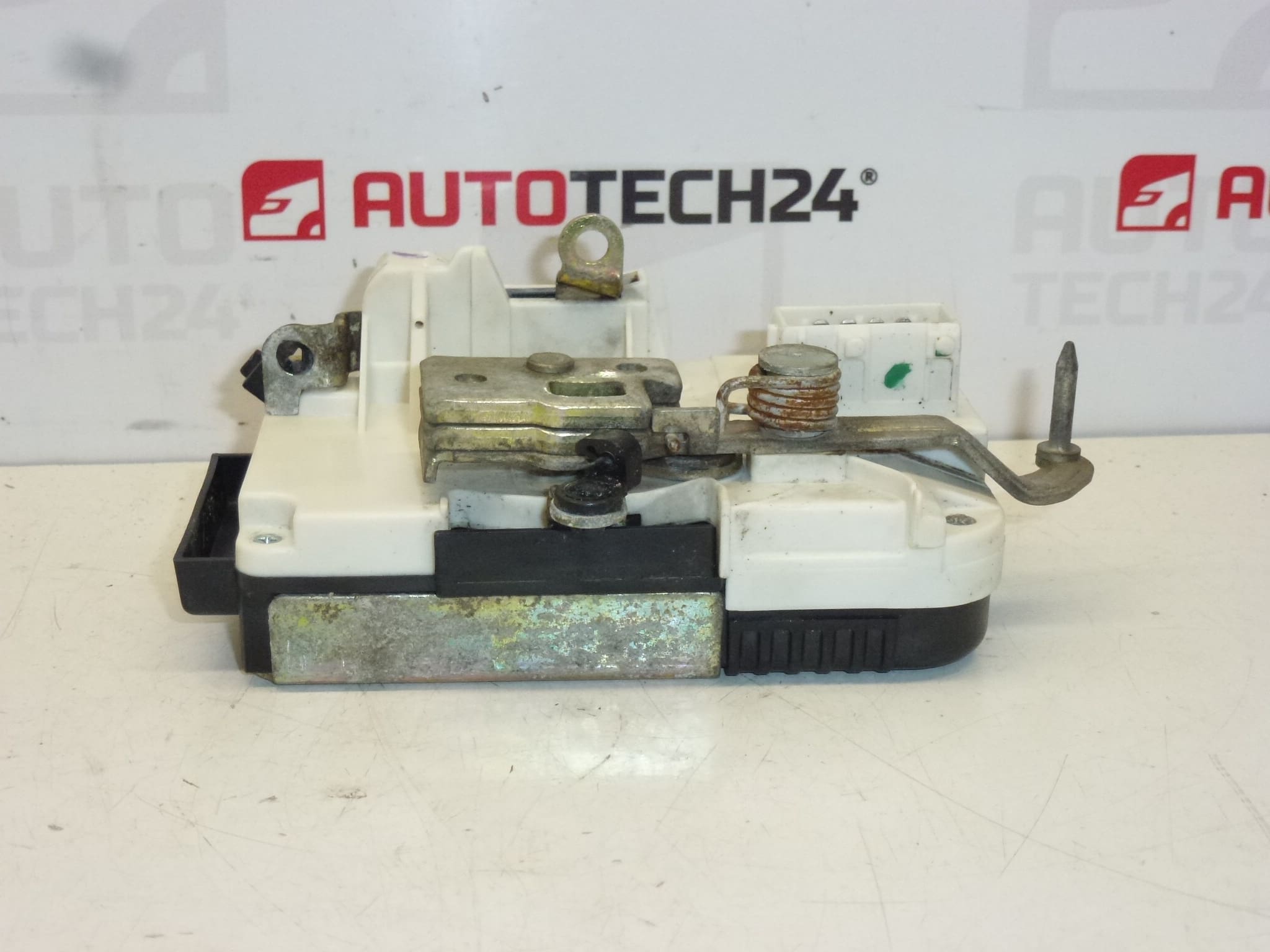 Cerradura eléctrica de la puerta delantera izquierda Citroën Peugeot 9135L5 - Imagen 2