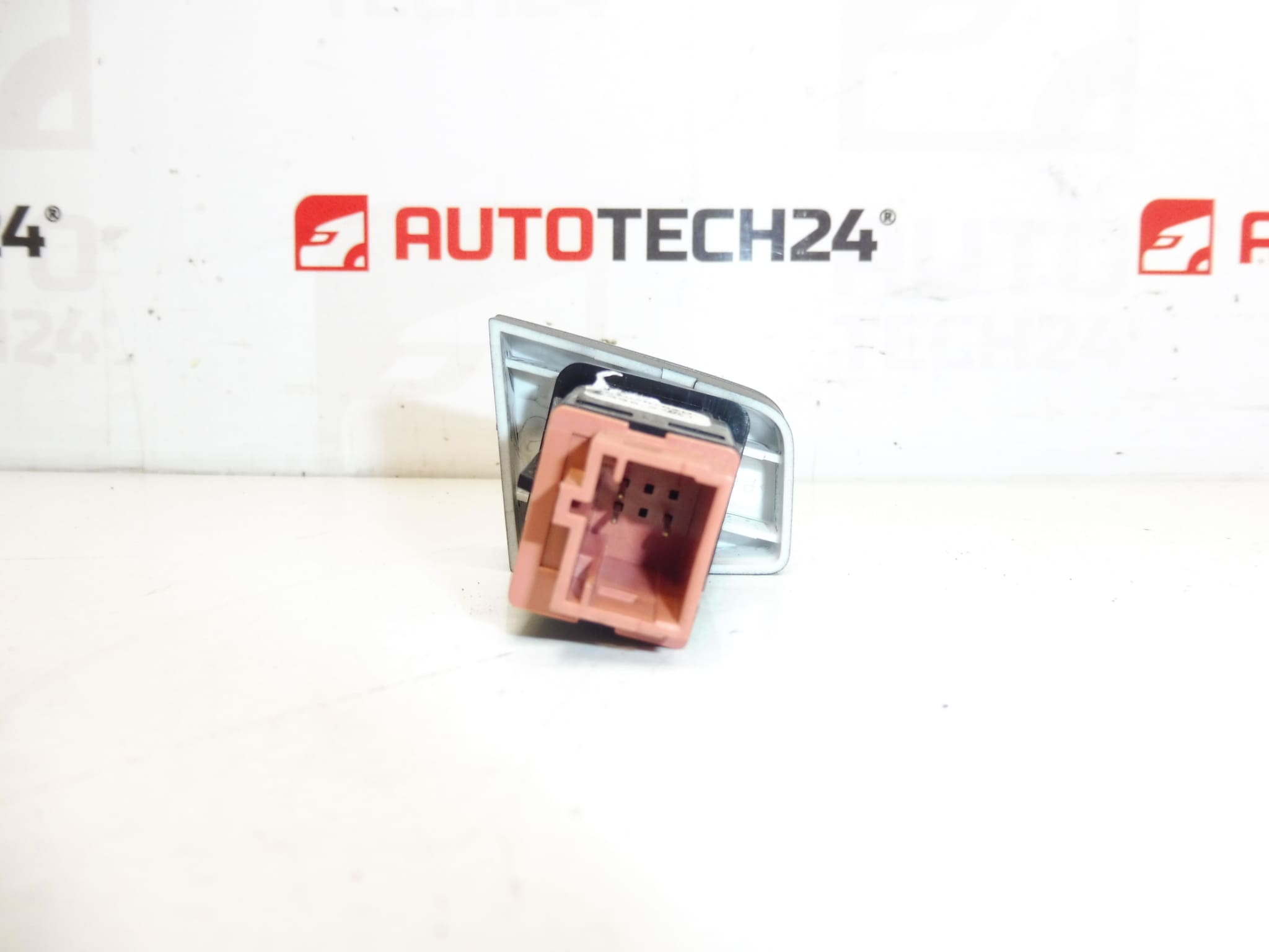 Controlador de Luces de Advertencia Citroën C-Elysée Peugeot 301 96765876ZD - Imagen 2