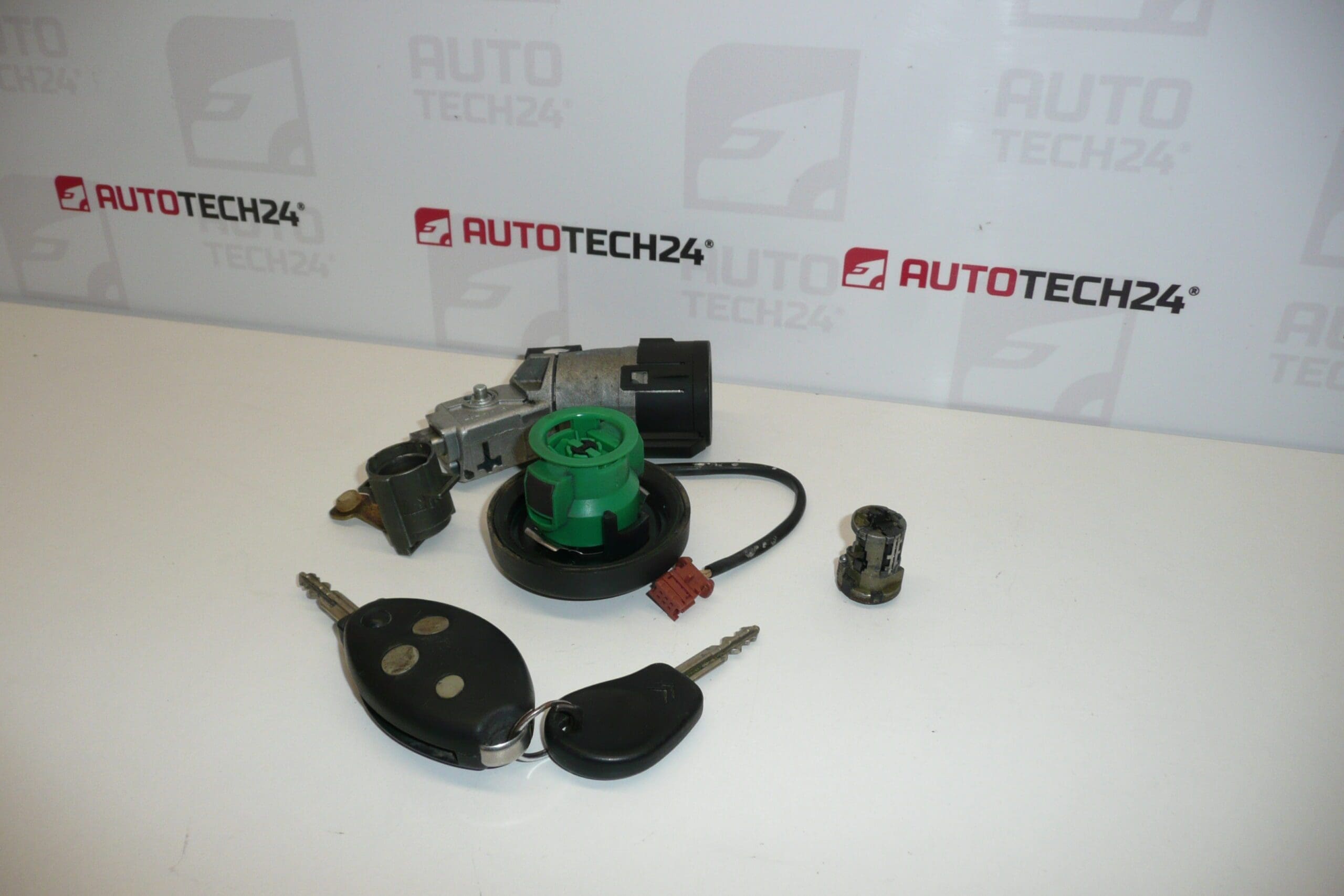 Juego de cerraduras con 2 llaves para Citroën C5 2005-2007 4162HE - Imagen 2