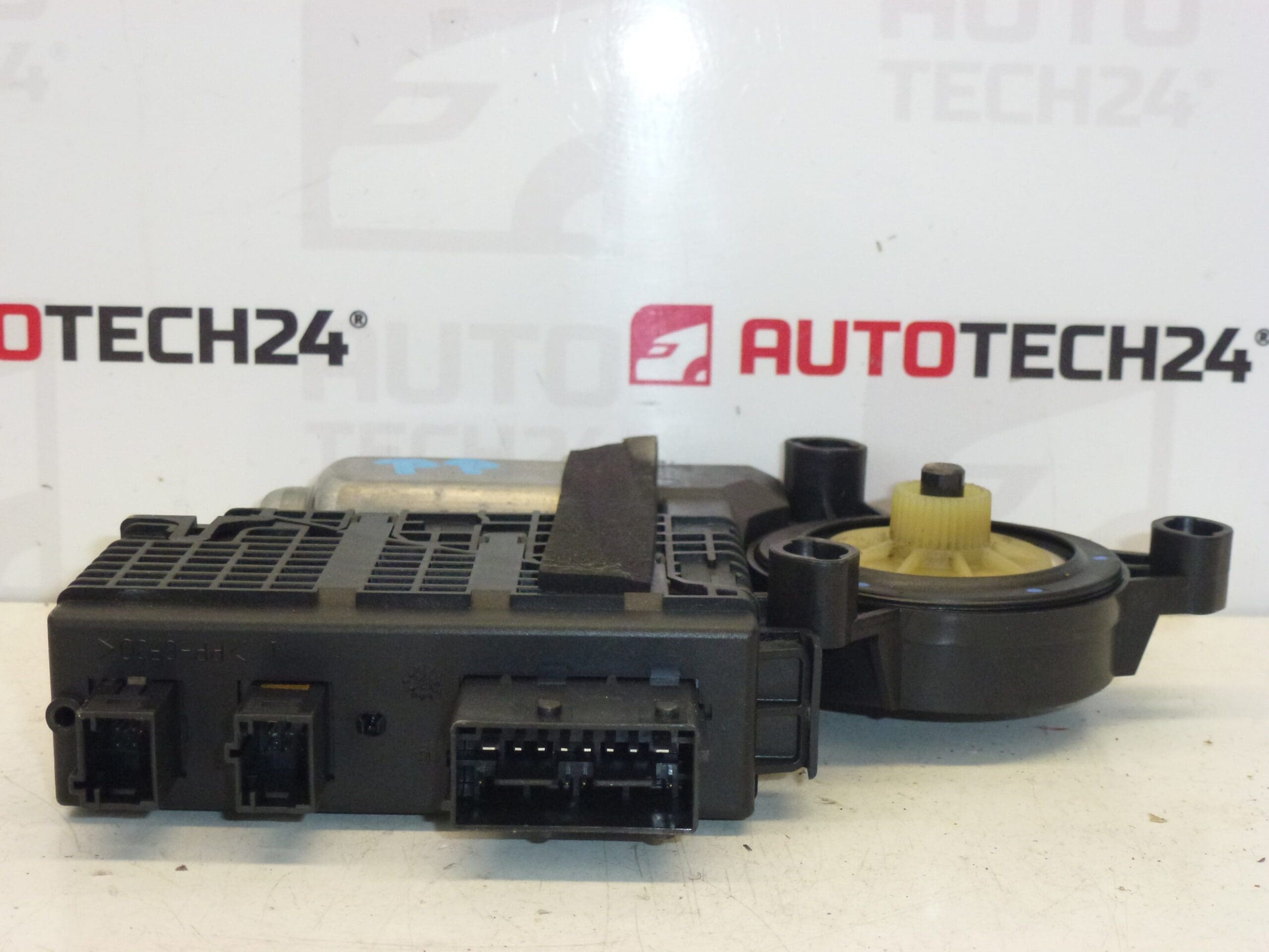 Motor Del Elevador De Ventana Derecho Para Citroën C4 Picasso 9682495580 - Imagen 2