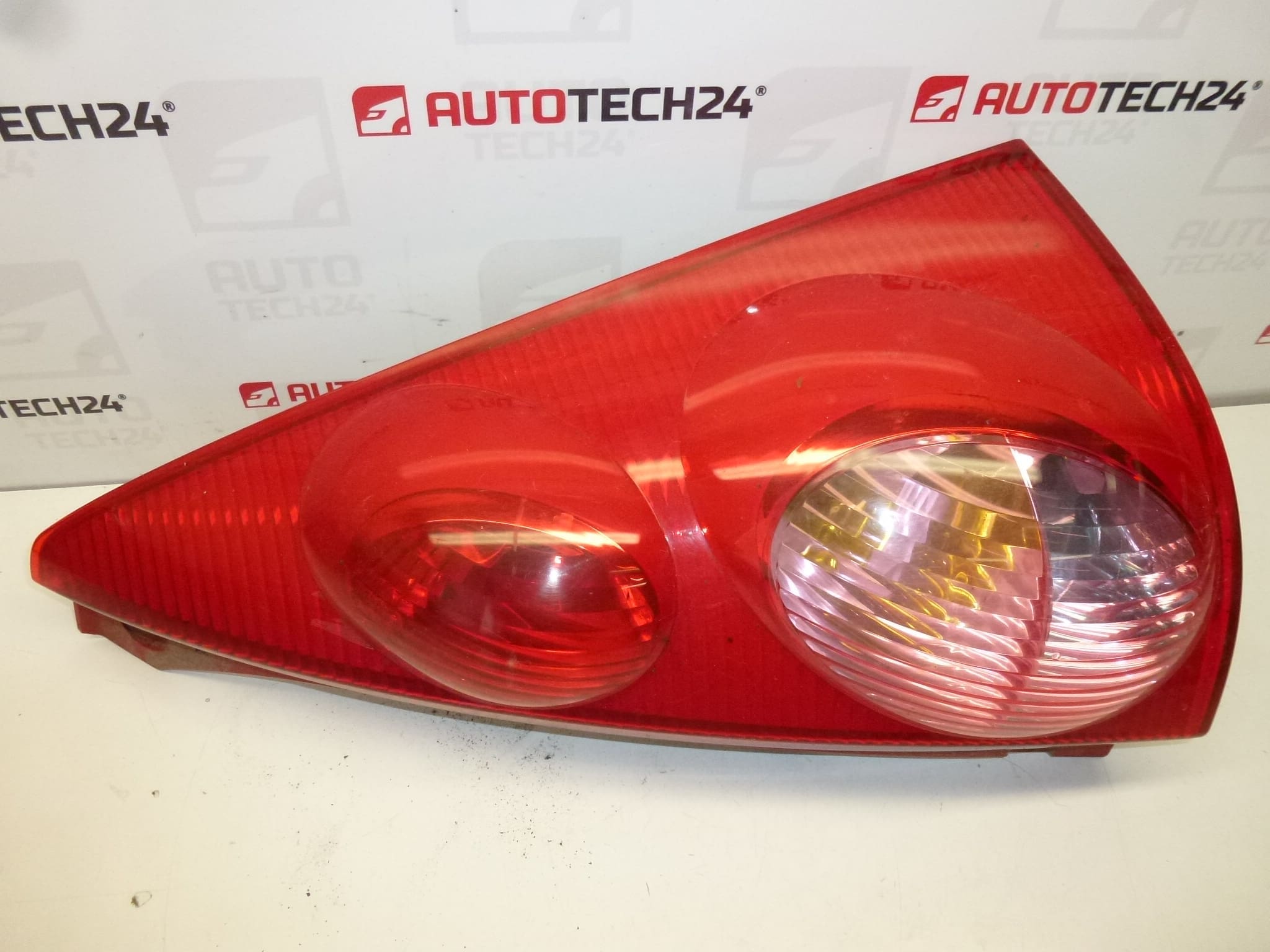 Luz Trasera Derecha Peugeot 107 6351X6 - Imagen 2