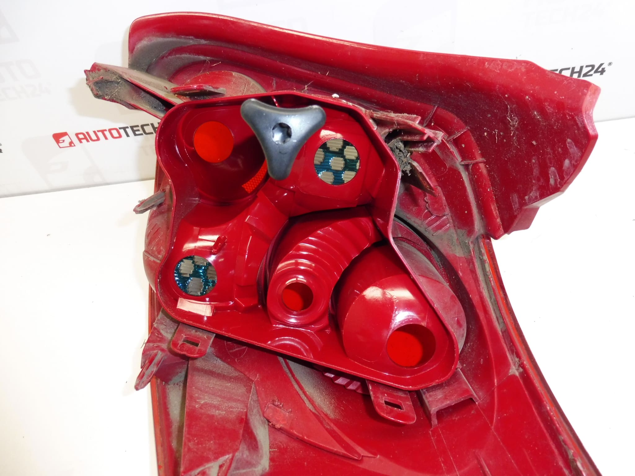 Lámpara Trasera Izquierda Peugeot 207 SW 9680158080 6350CT - Imagen 2