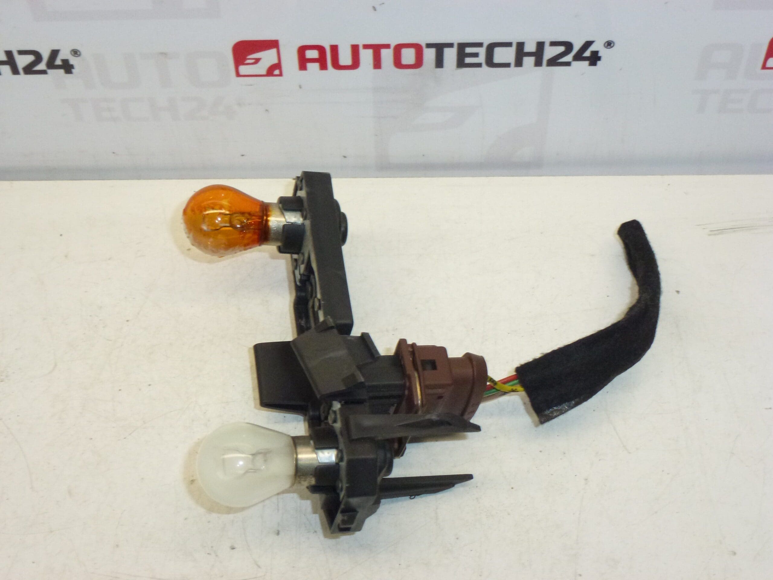 Portalámparas Derecho Trasero Exterior Peugeot 406 COMBI 6351H5 - Imagen 2