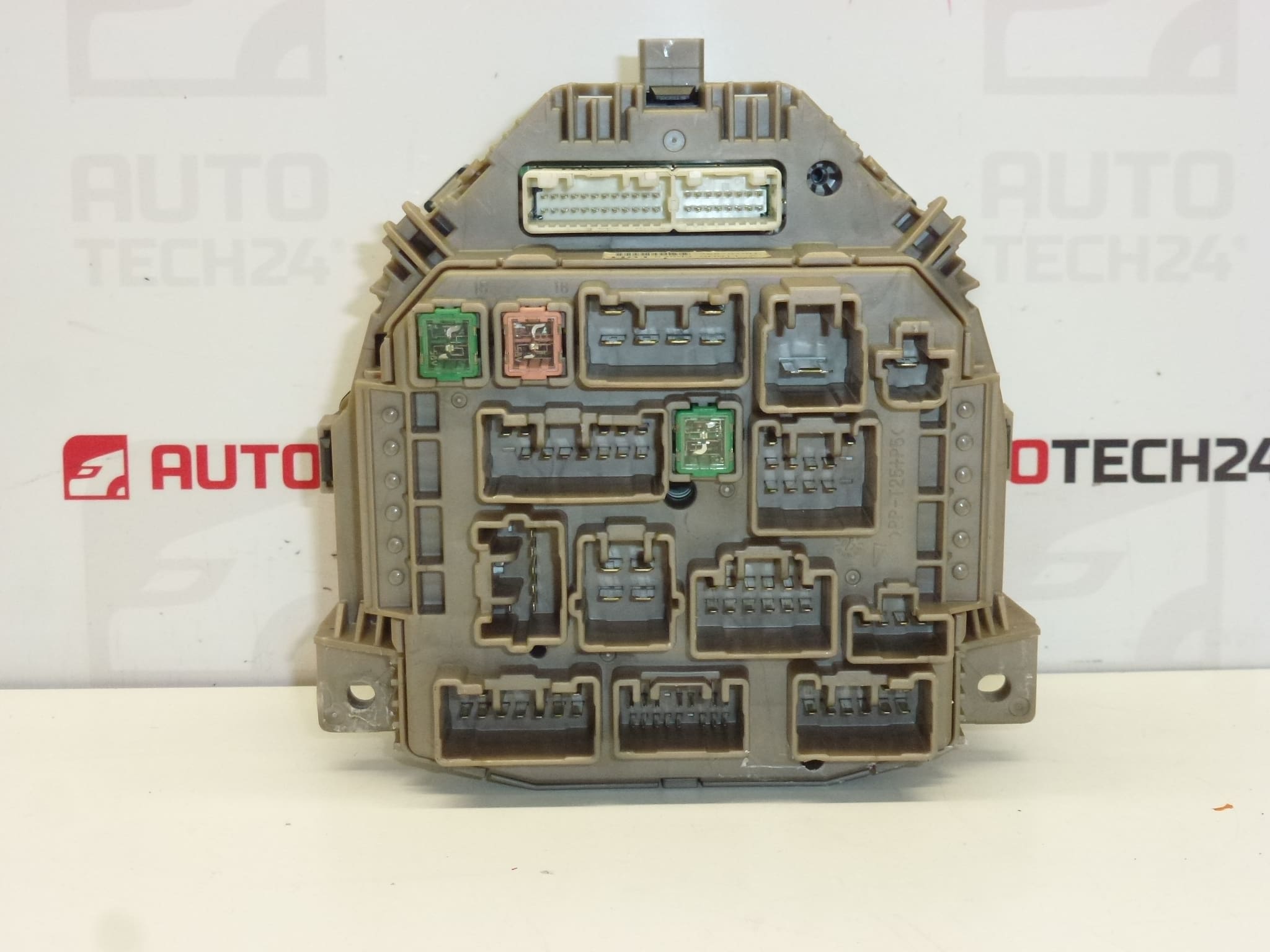 Tacómetro Citroën C1 Peugeot 107 recorrido 130000 km 83800-0H011-A - Imagen 2