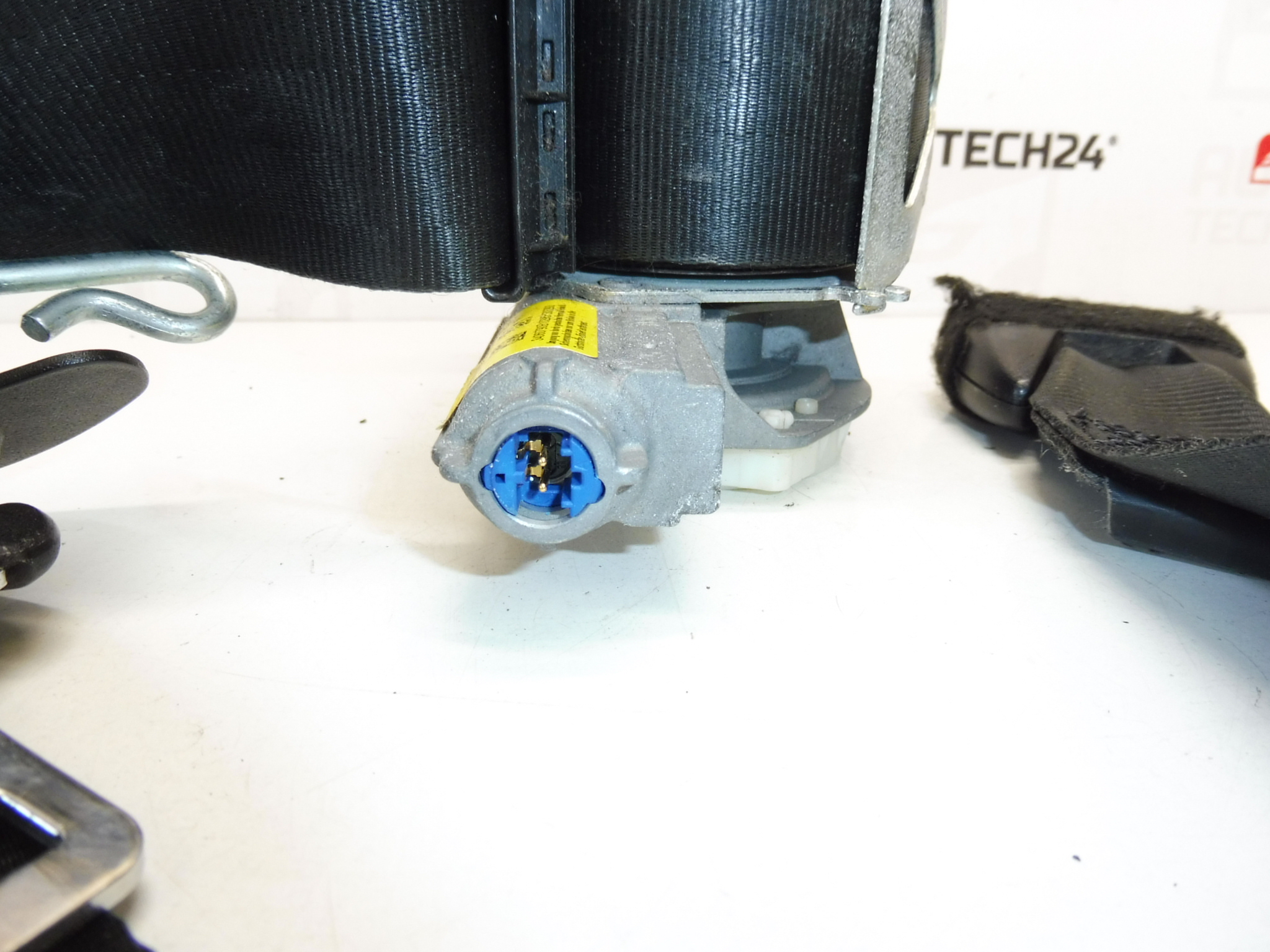 Cinturon seguridad derecho Peugeot 3008 5008 34068389F 8975HN