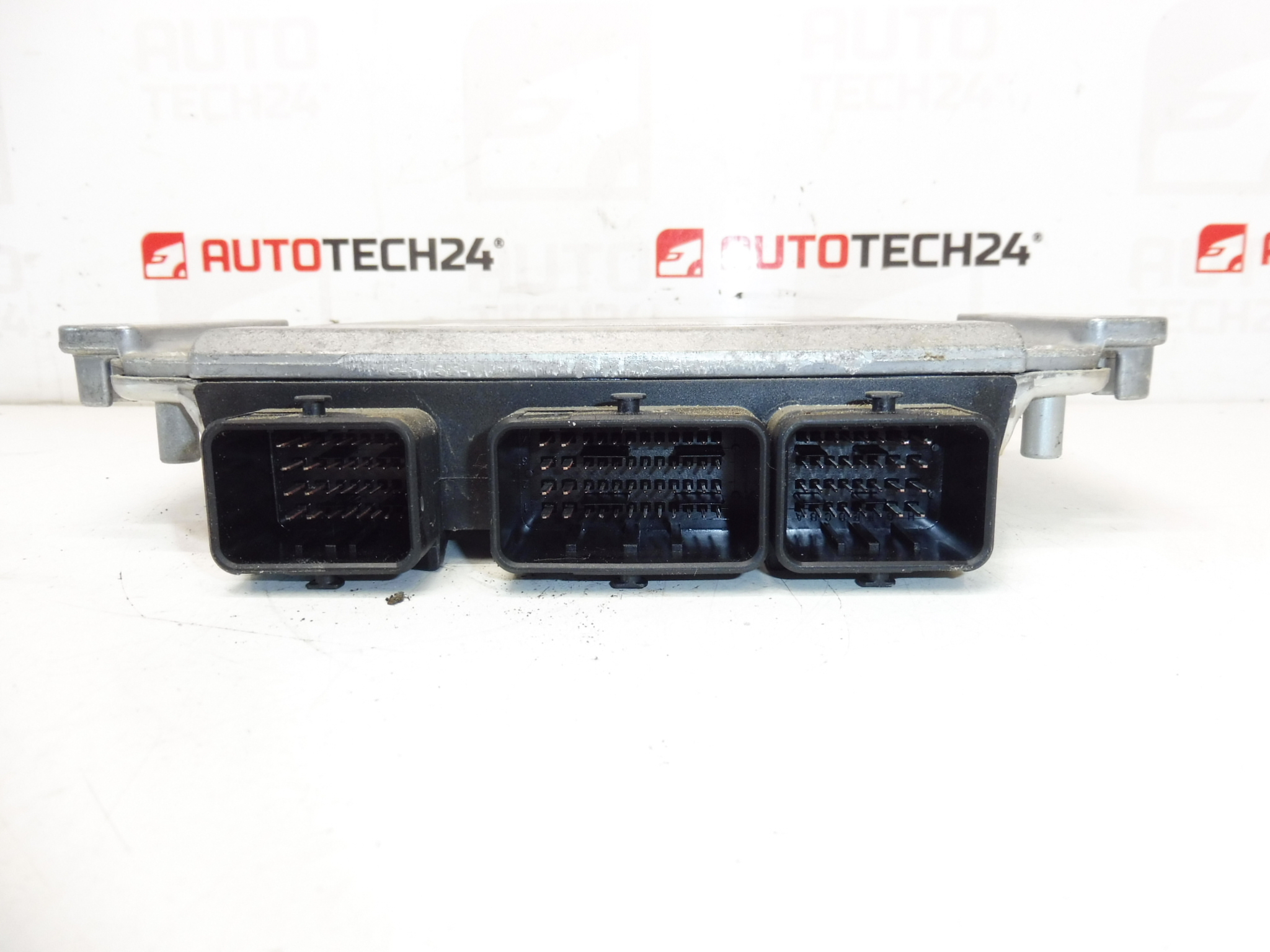 Unidad de Control BOSCH EDC15C2 2.2 HDI 0281011780 9657157080 1940G7