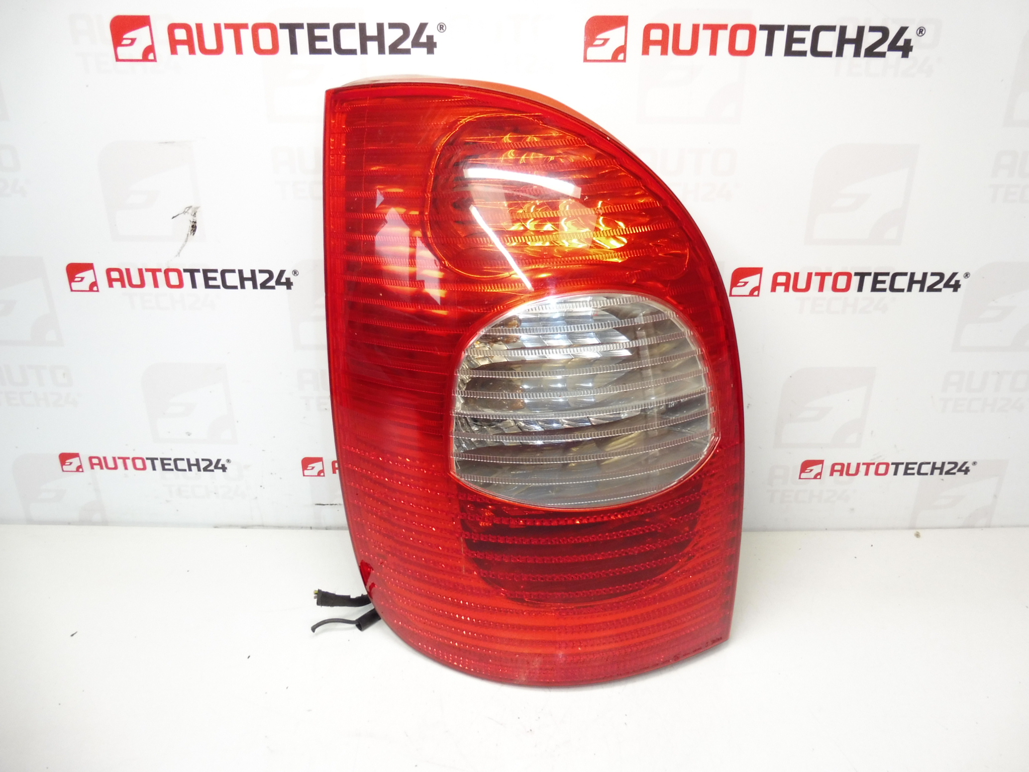 Luz Trasera Izquierda Citroën Xsara Picasso 05 6350T2
