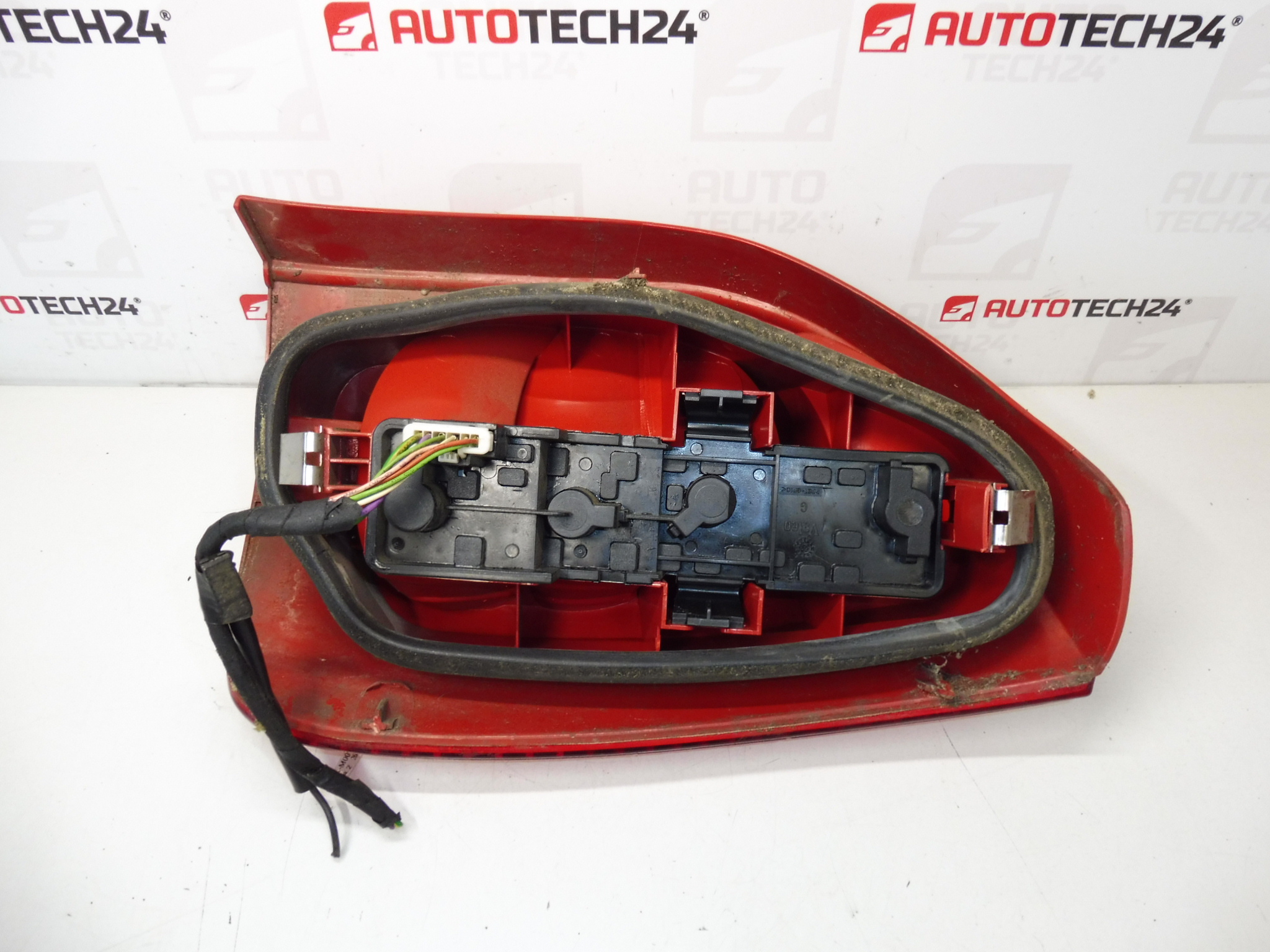 Luz Trasera Izquierda Citroën Xsara Picasso 05 6350T2