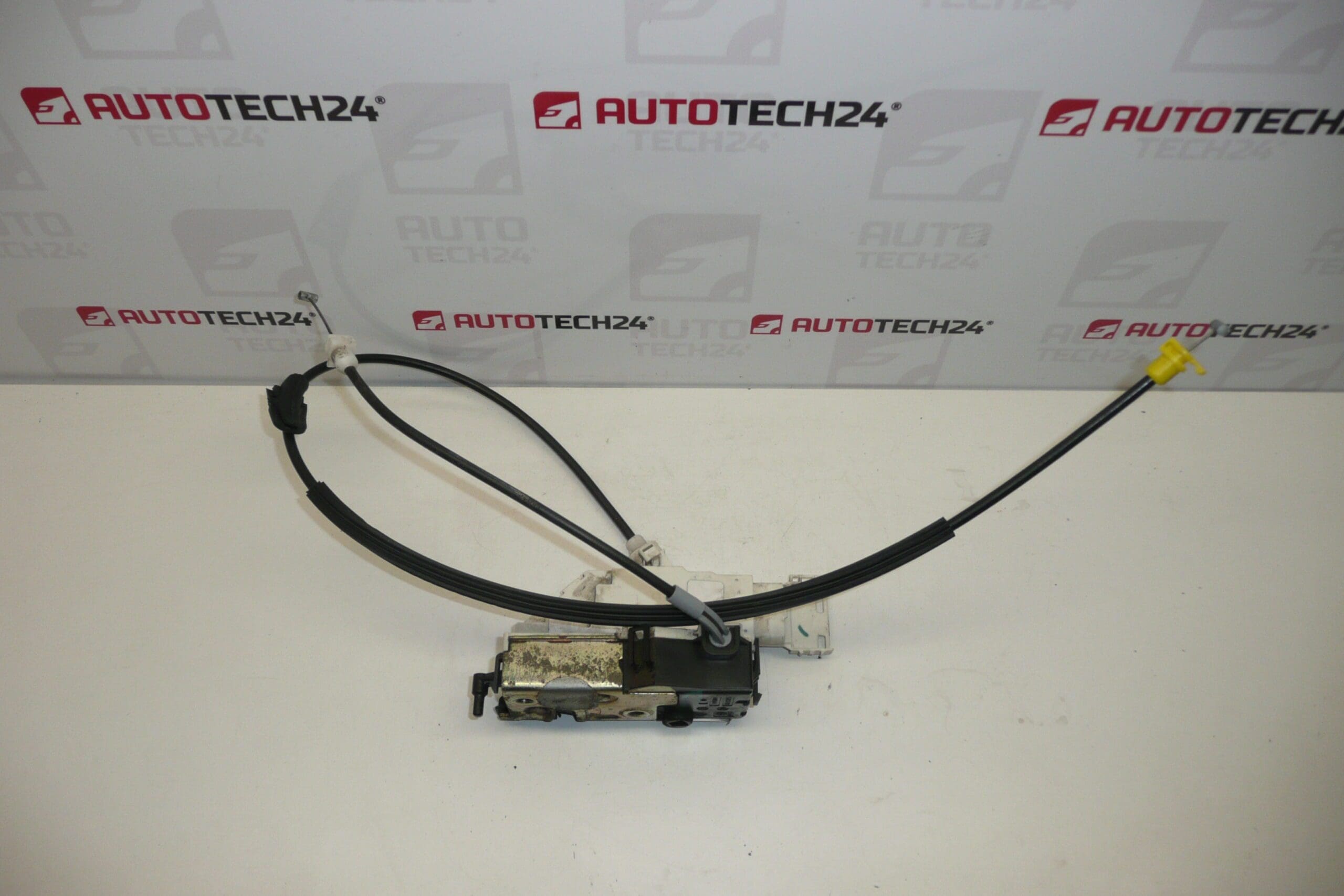 Cerradura de la puerta derecha Citroën C4 3DV 9660700680 9136EV - Imagen 2