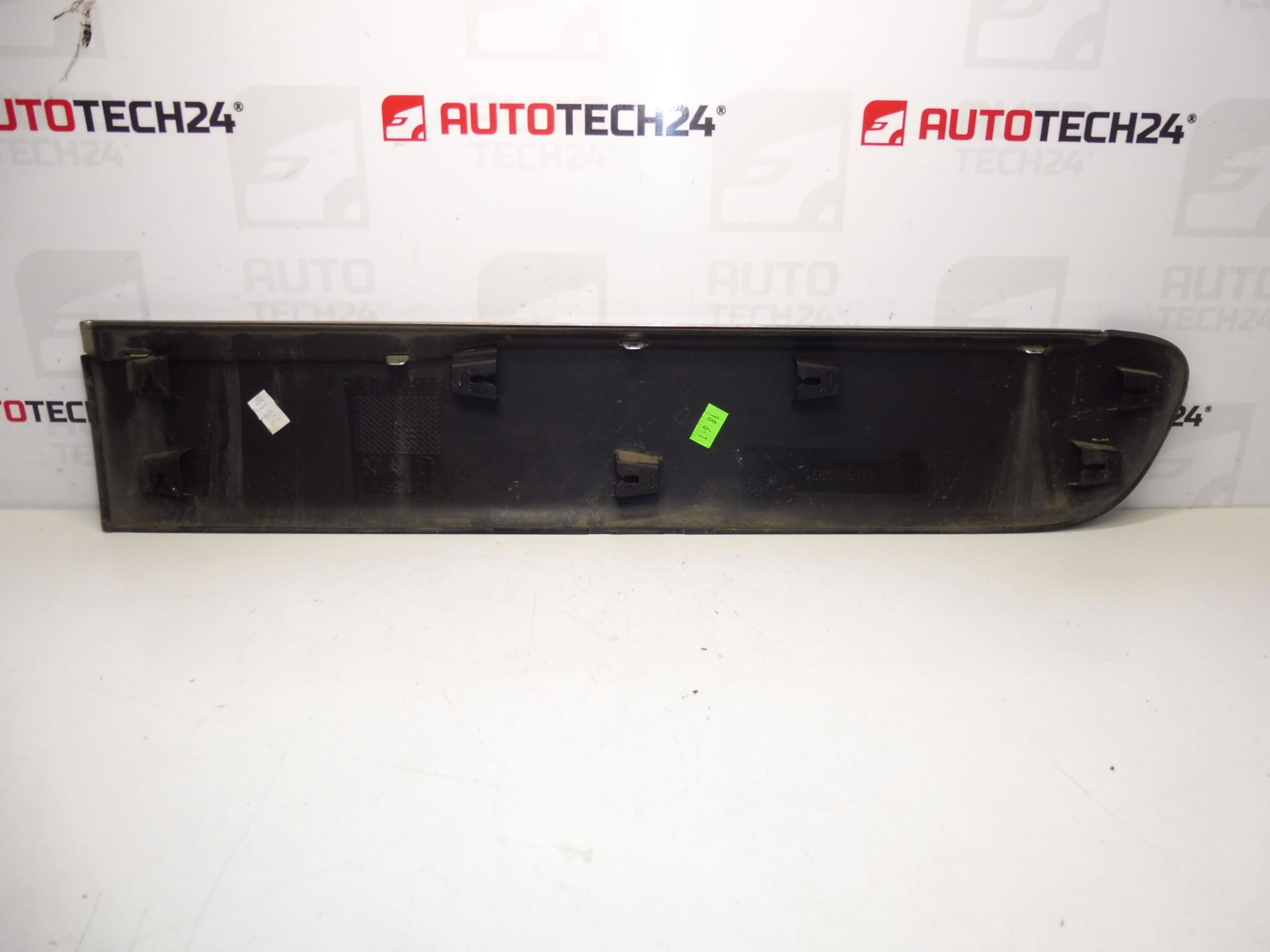Moldura de la puerta trasera derecha Citroën C3 Picasso 9686338377 8546Y4 - Imagen 2