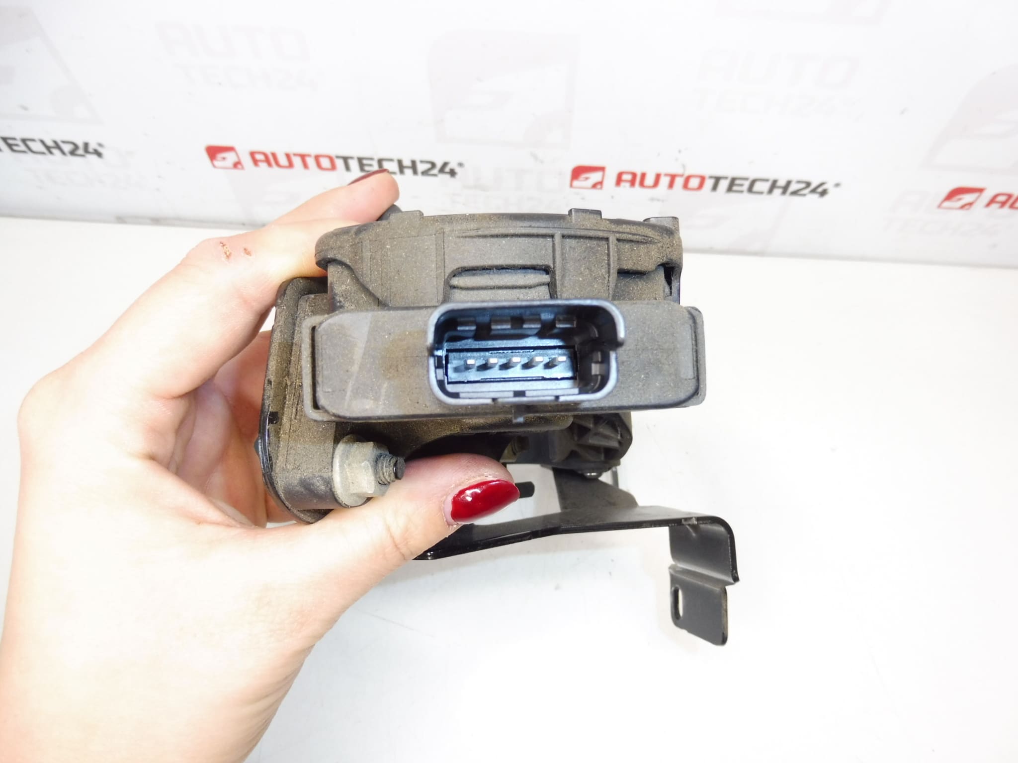 Pedal de Acelerador HELLA Citroën Peugeot 1400752980 1601S8 - Imagen 2