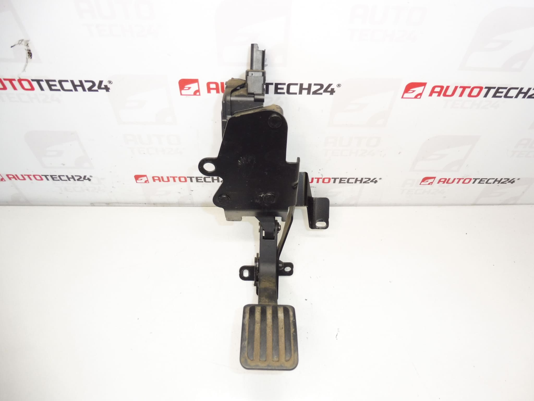 Hella Citroën Peugeot 1400752980 1601S8 Pedal de gasolina
