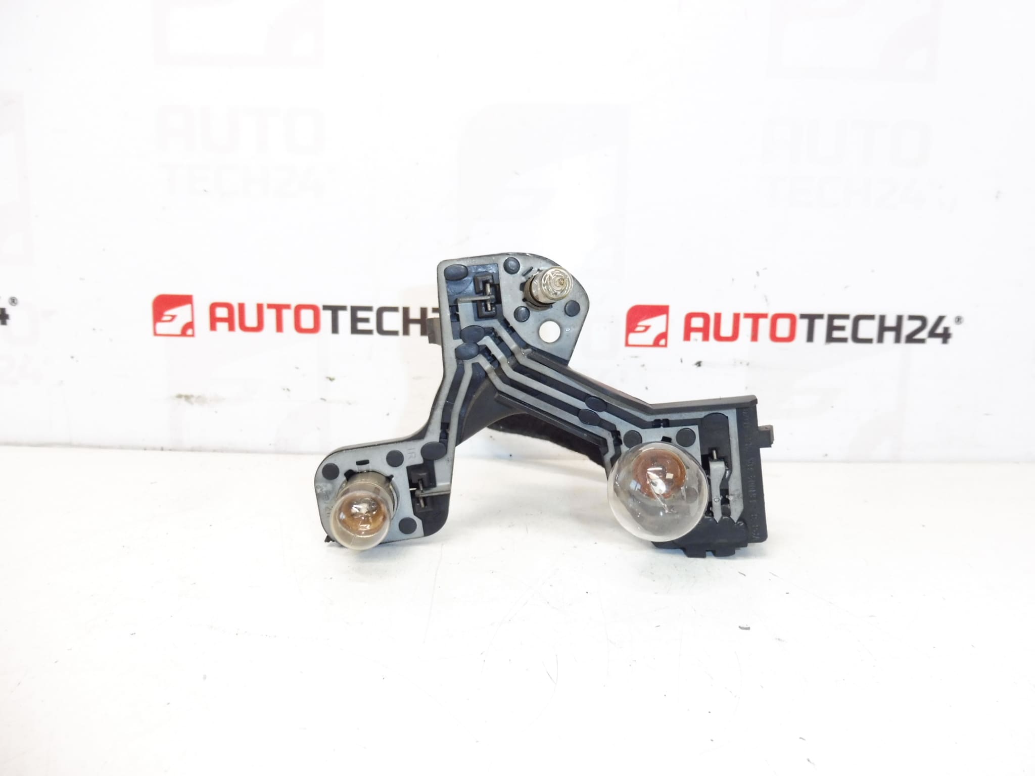 Fiesta para la luz trasera Citroën C5 x7 9671811380 6350jr