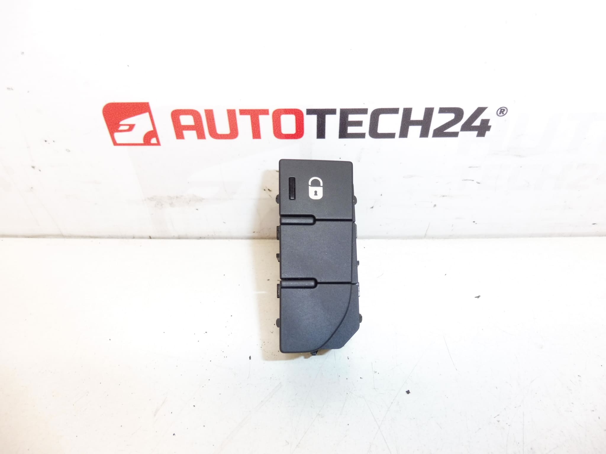 Interruptor de bloqueo central Citroën C5 x7 96637757d 649049