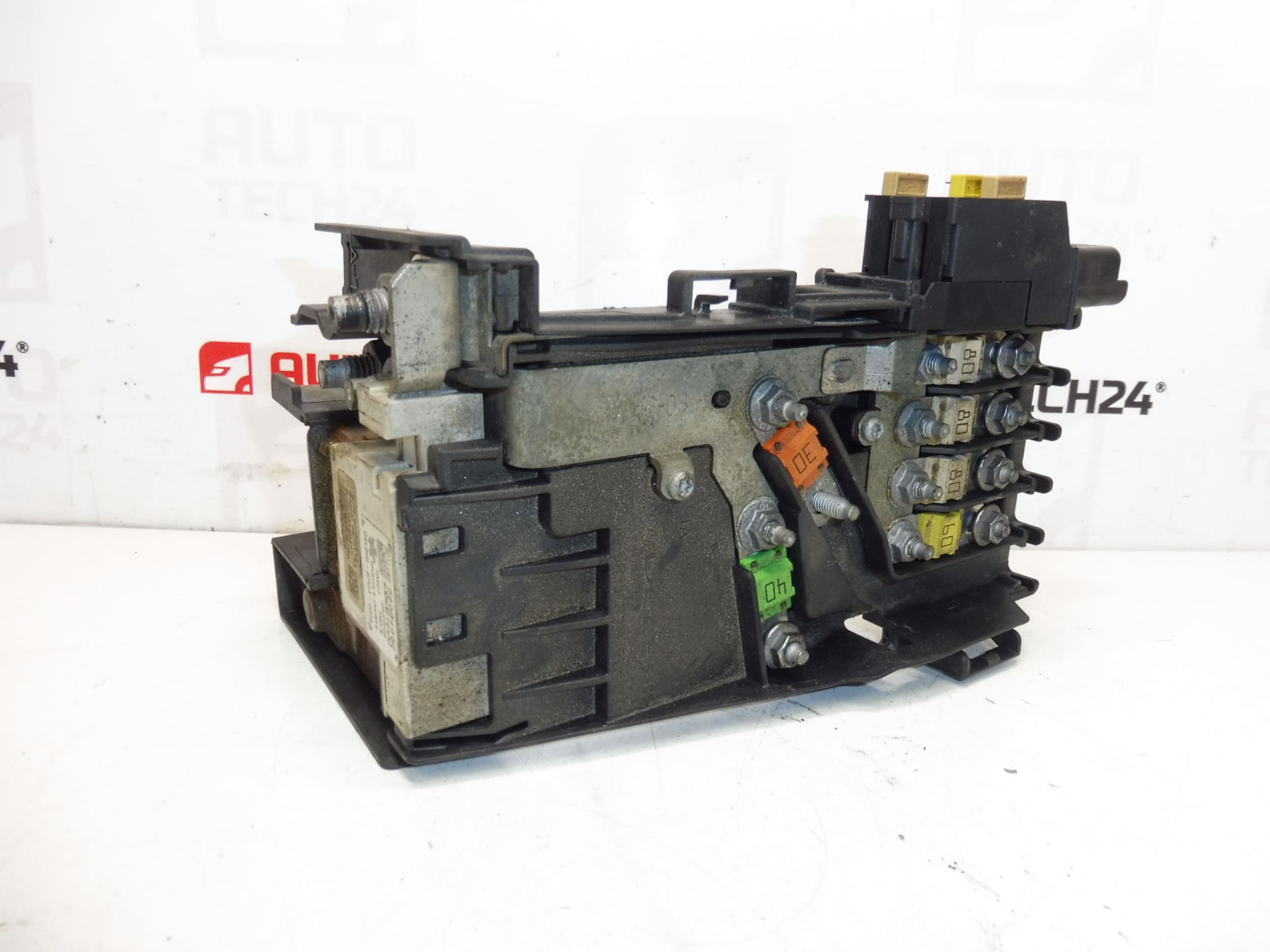 Módulo de Fusibles Citroën Peugeot 9665794680 28201235 6500HE - Imagen 2