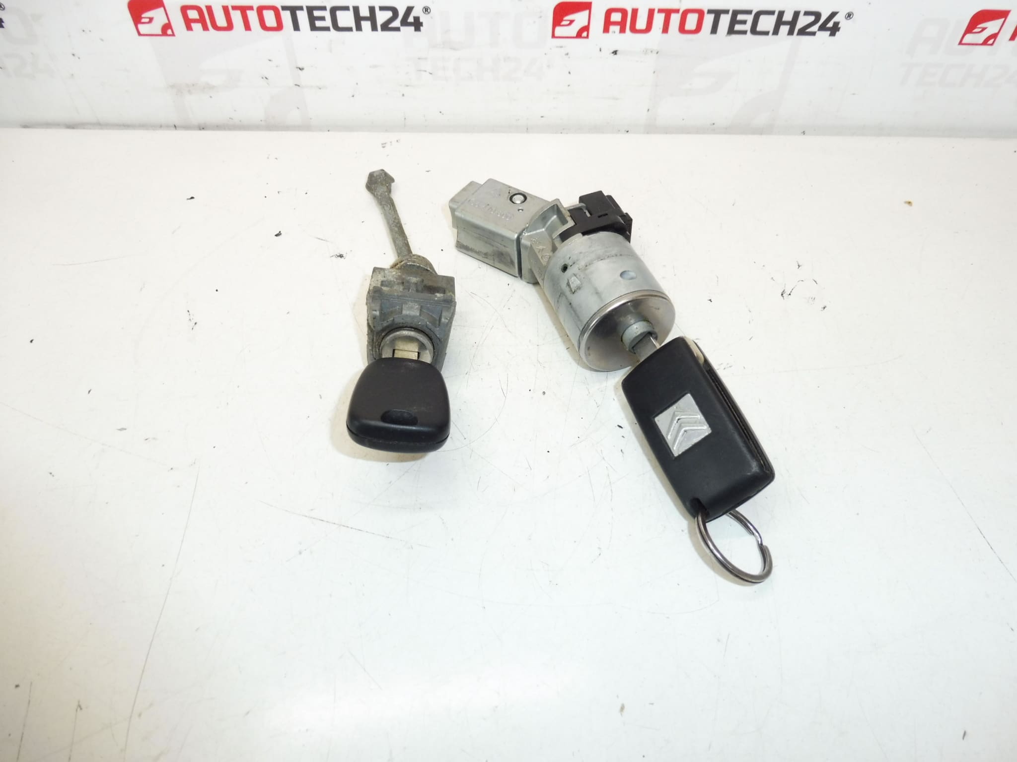 Conjunto de cerraduras y 2 llaves Citroën Peugeot 4162kf 4162kc