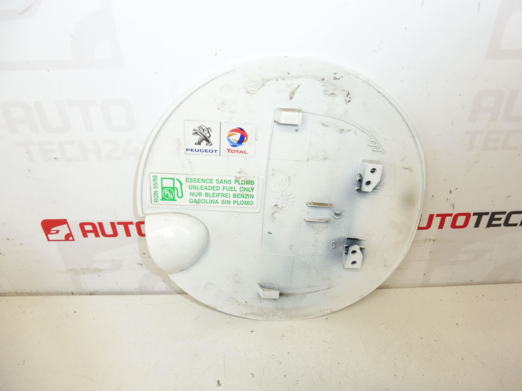 Cubierta de la Tapa del Tanque Peugeot 207 EWP 1517F2 - Imagen 2