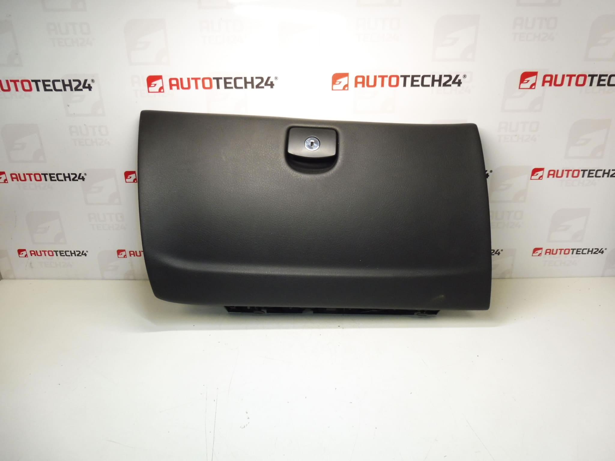 Peugeot 407 8226J0 Tapa