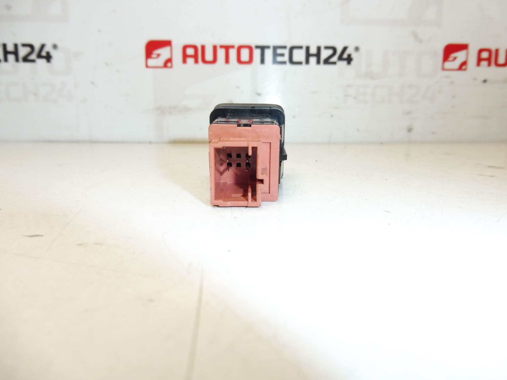 Interruptor de apertura del depósito de combustible Citroën DS 96664235ZD - Imagen 2