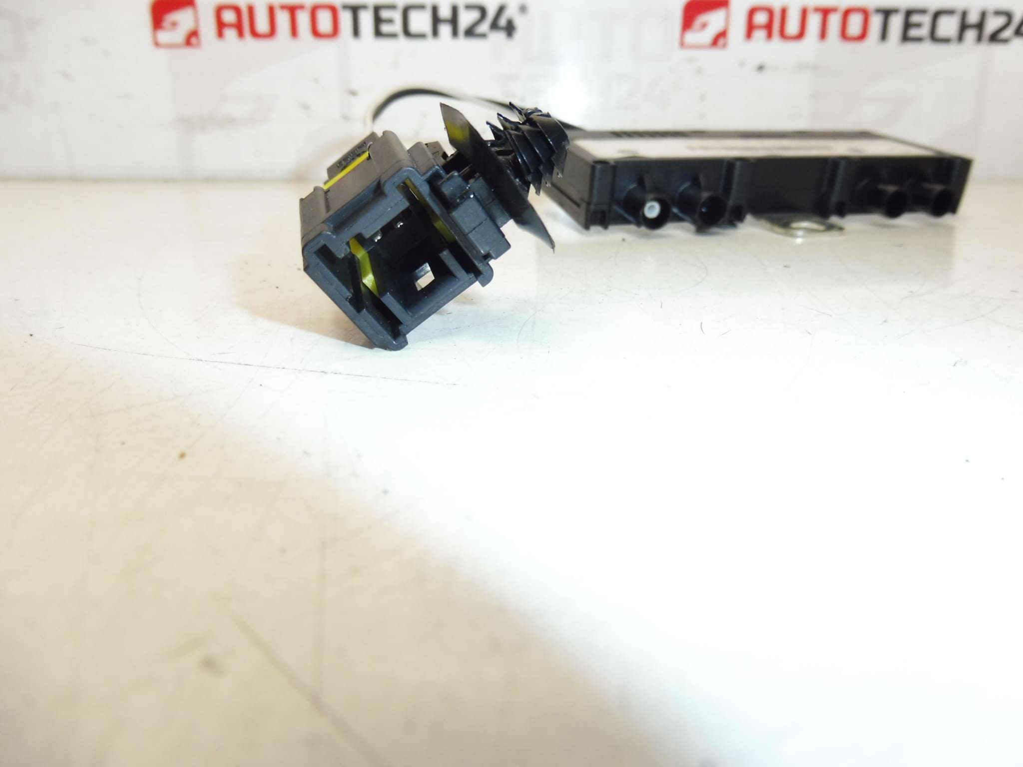 Adaptador de impedancia de Peugeot 407 9654390480 6561T7 - Imagen 2