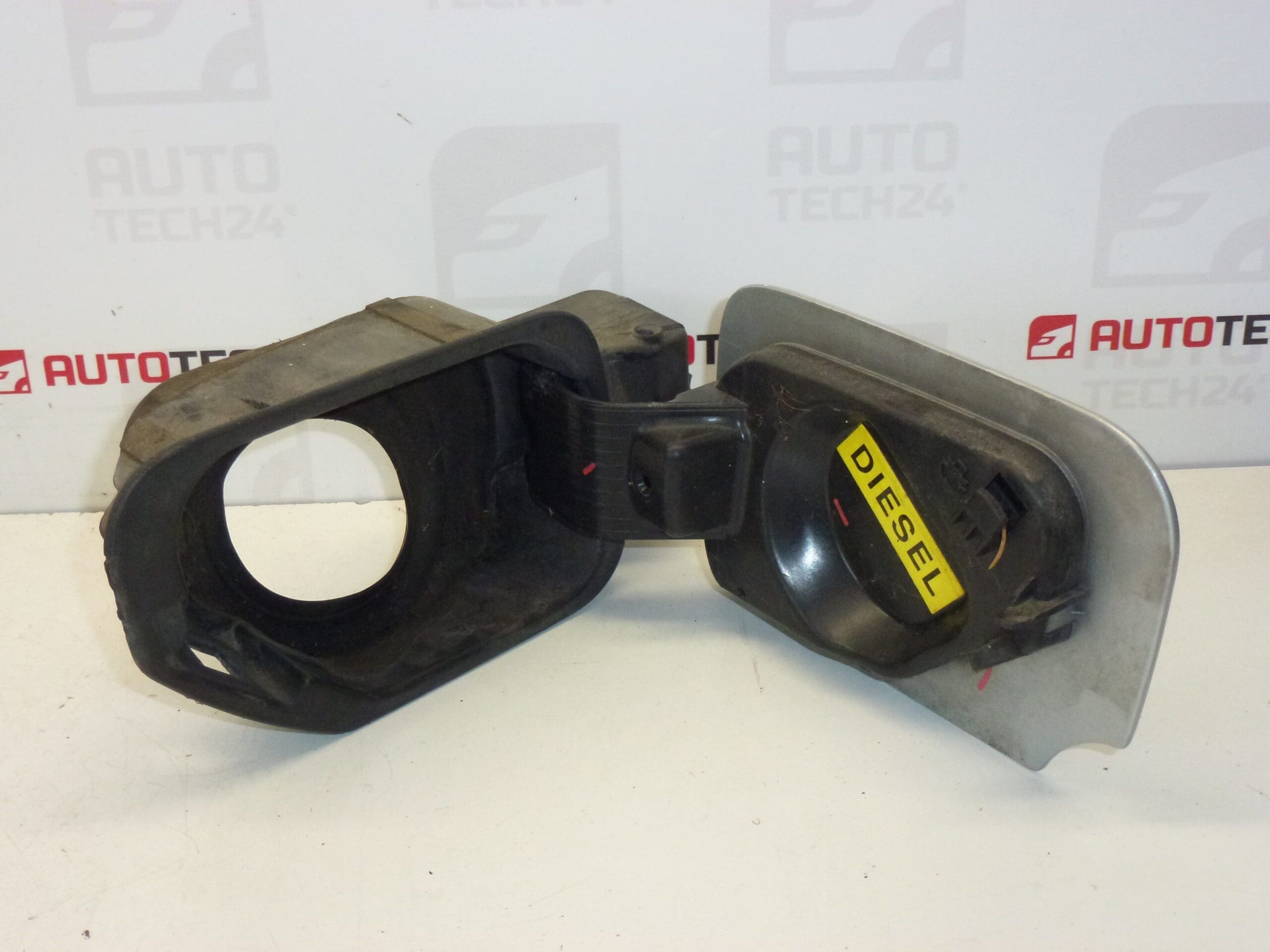 Tapa del Tanque Peugeot 407 1517A7 151877 EZRC - Imagen 2