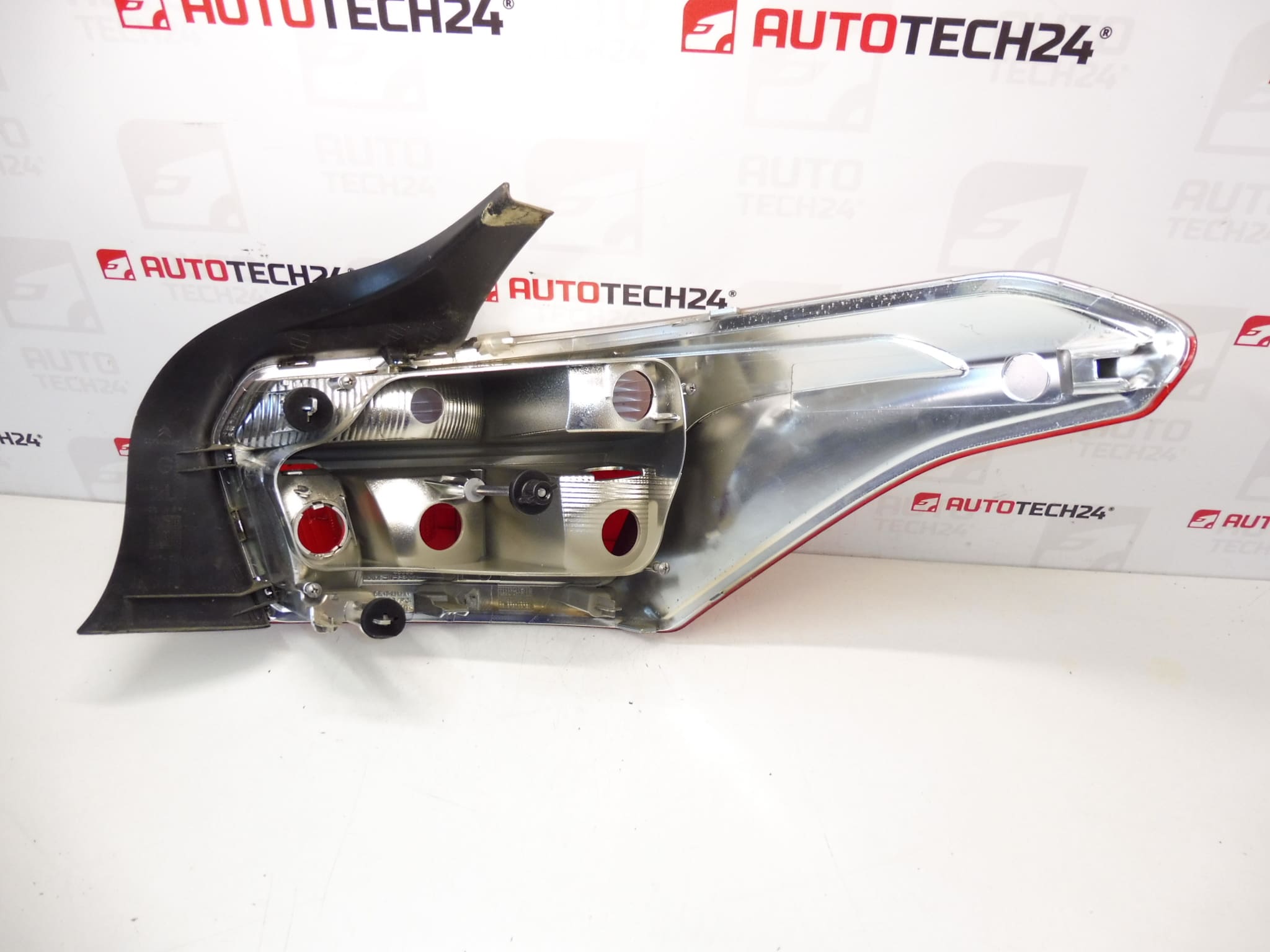 Luz trasera izquierda Citroën C-Elysée 9674809080 9678544480 - Imagen 2