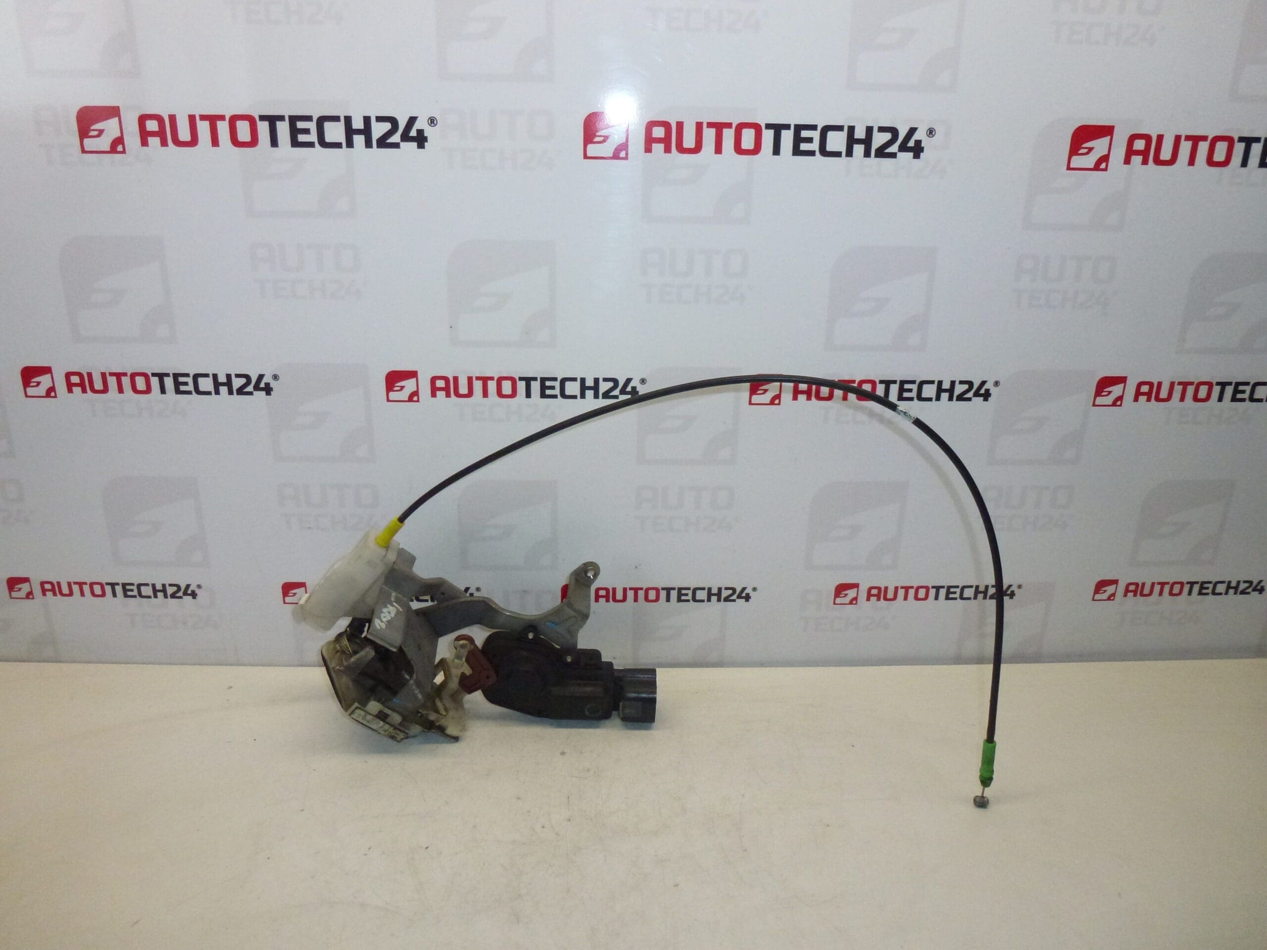 Cerradura puerta trasera derecha Citroën C1 Peugeot 107 9138G7