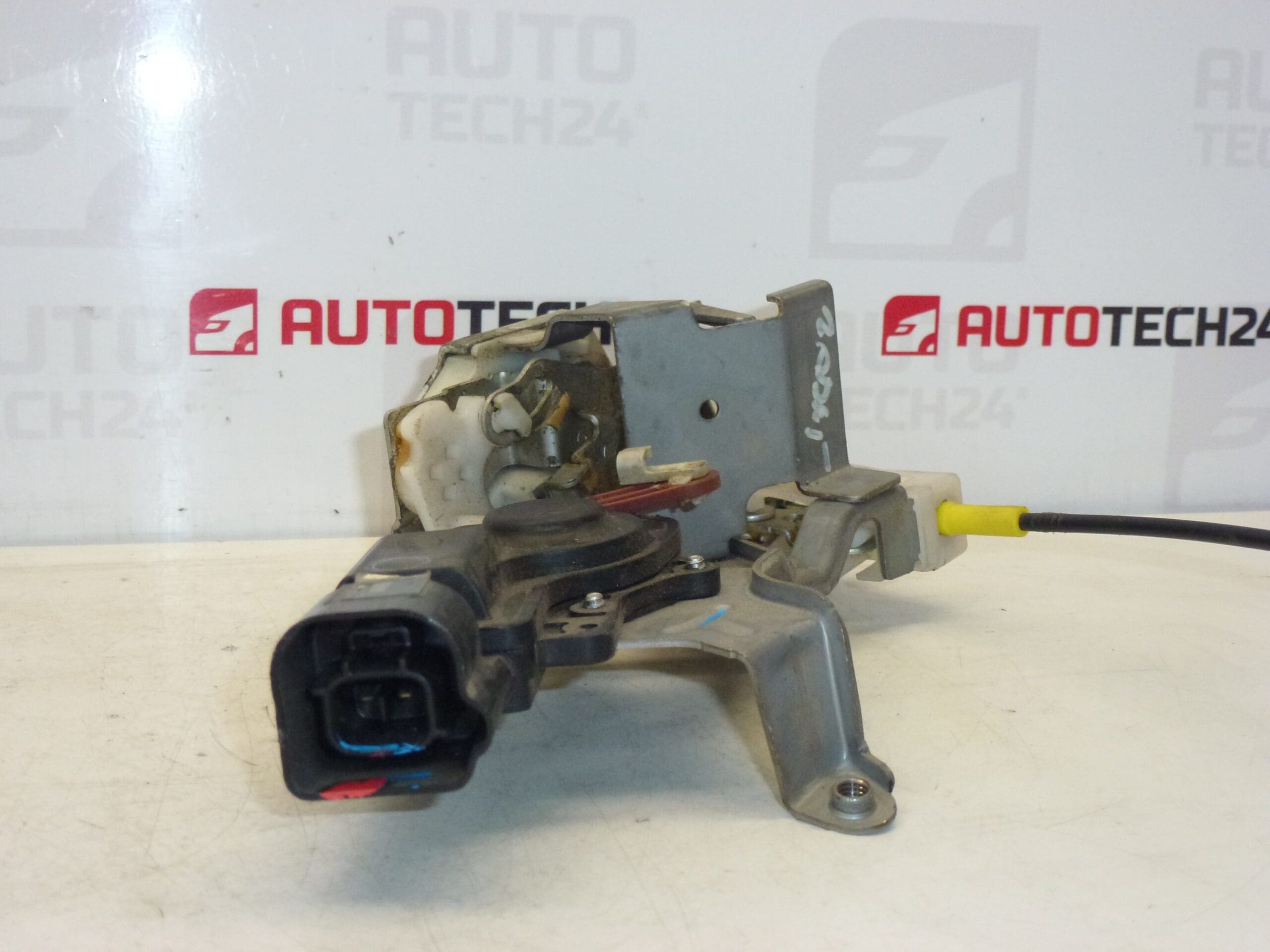 Cerradura puerta trasera derecha Citroën C1 Peugeot 107 9138G7