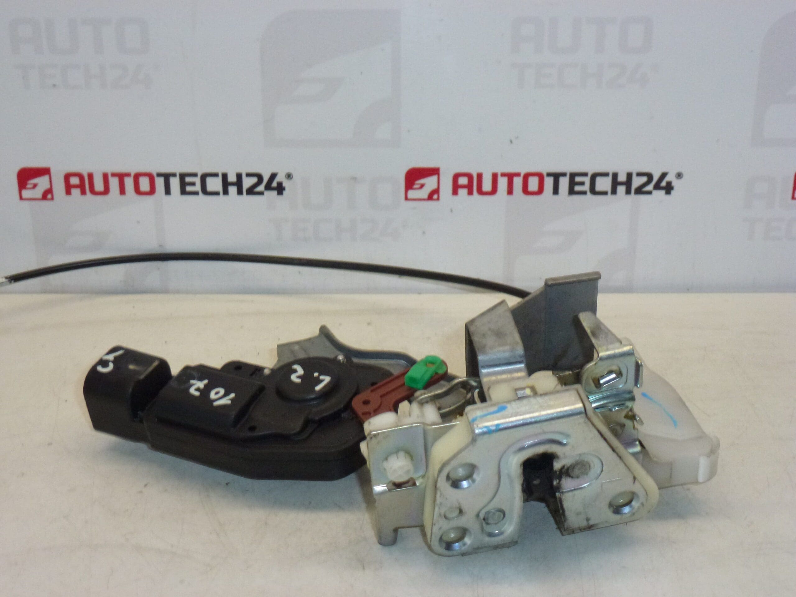 Cerradura puerta trasera izquierda Citroën C1 Peugeot 107 9137F4 - Imagen 2